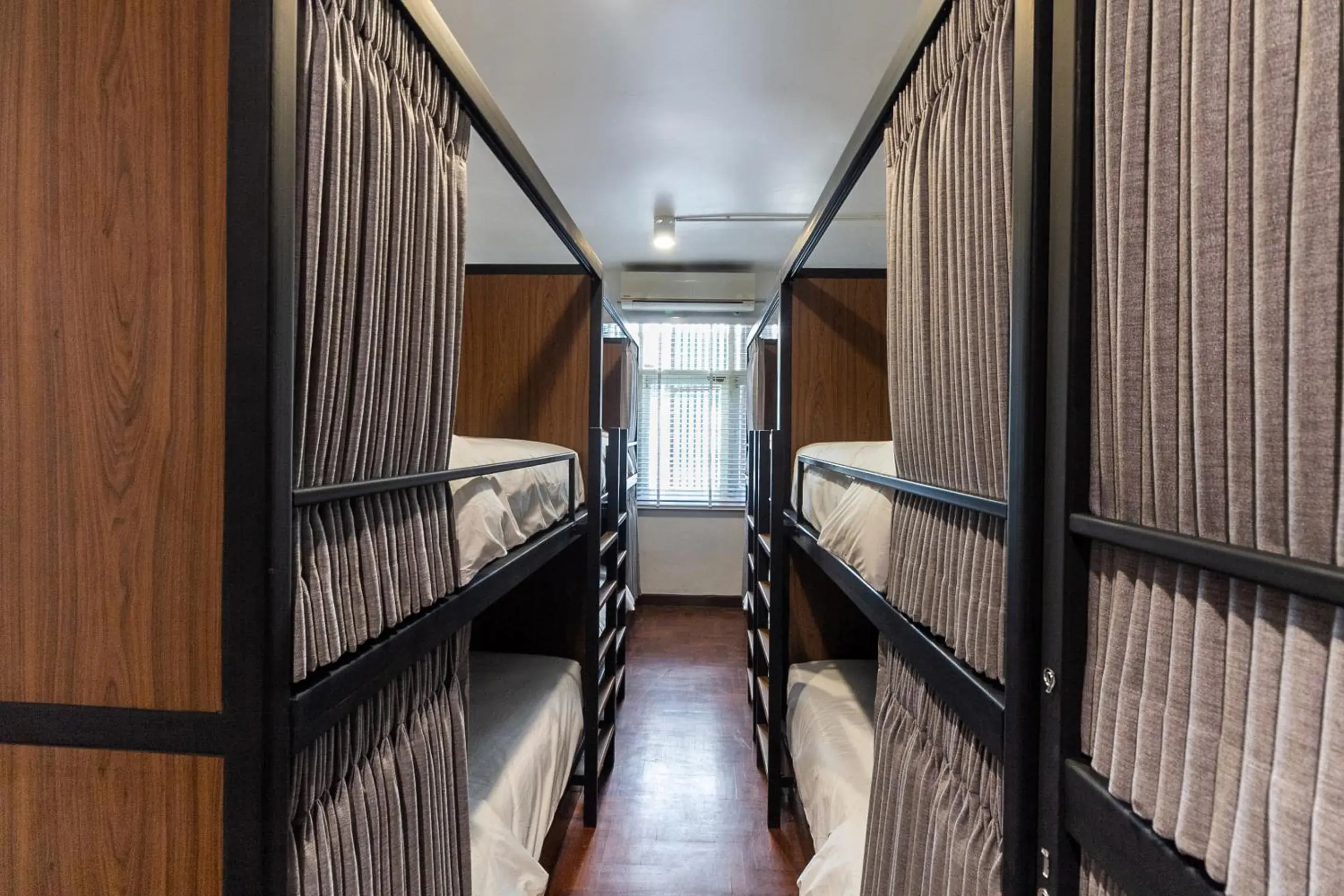 Bed in 10-Bed Mixed Dormitory Room in OYO 994 Kudi Hostel Bed in 10-Bed Mixed Dormitory Room in OYO 994 Kudi Hostel