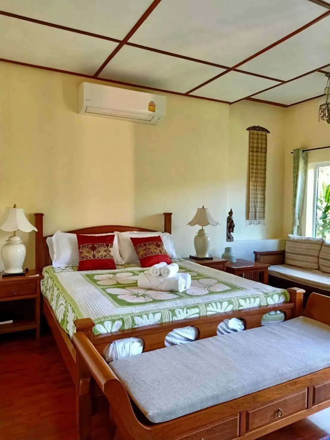 Queen Room with Balcony in Aerie Lodge Queen Room with Balcony in Aerie Lodge