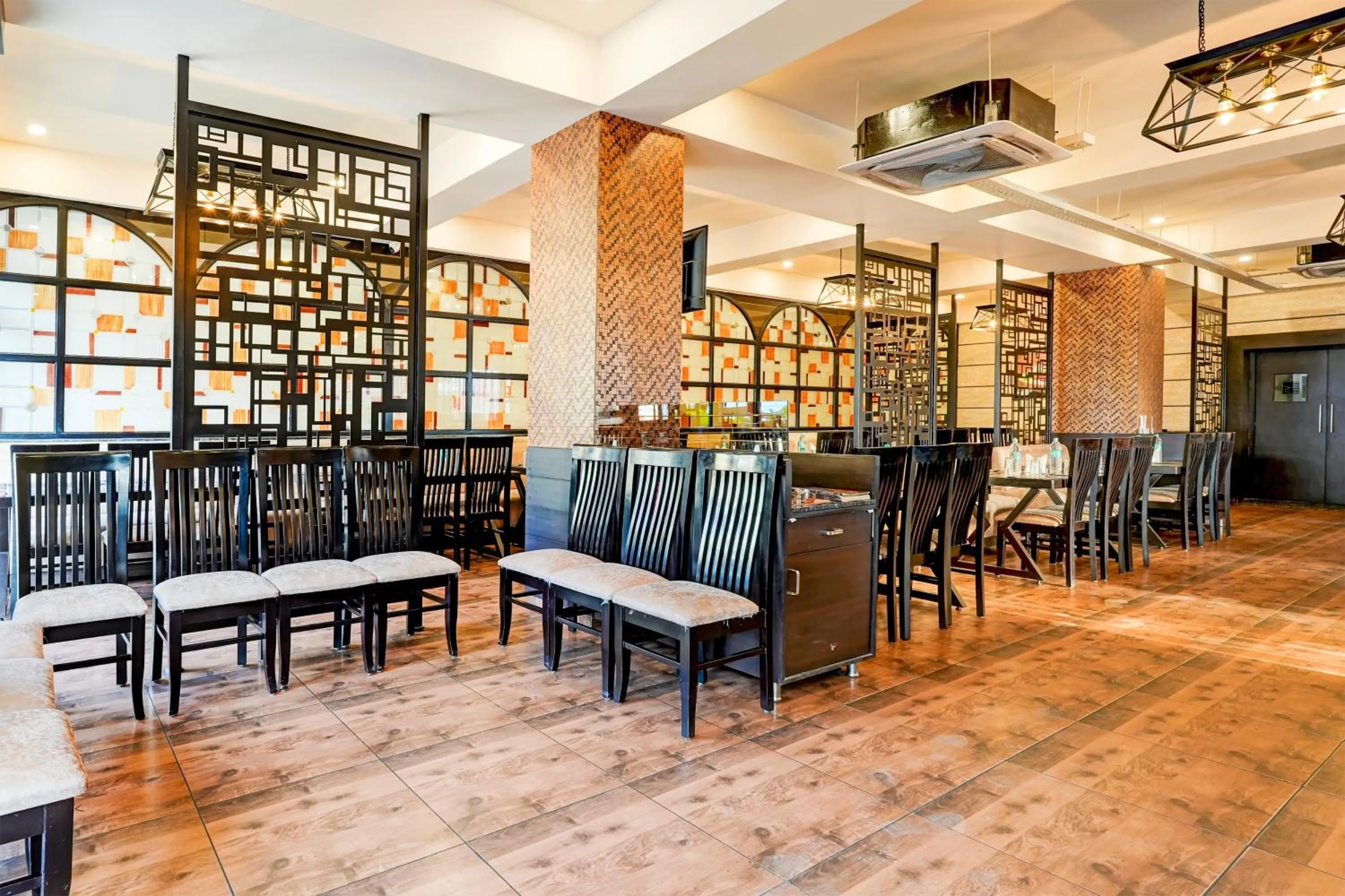 Lobby or reception in Super Townhouse Oak Mahadevapura Opposite Phoenix Mall Formerly Grand Wilton Inn