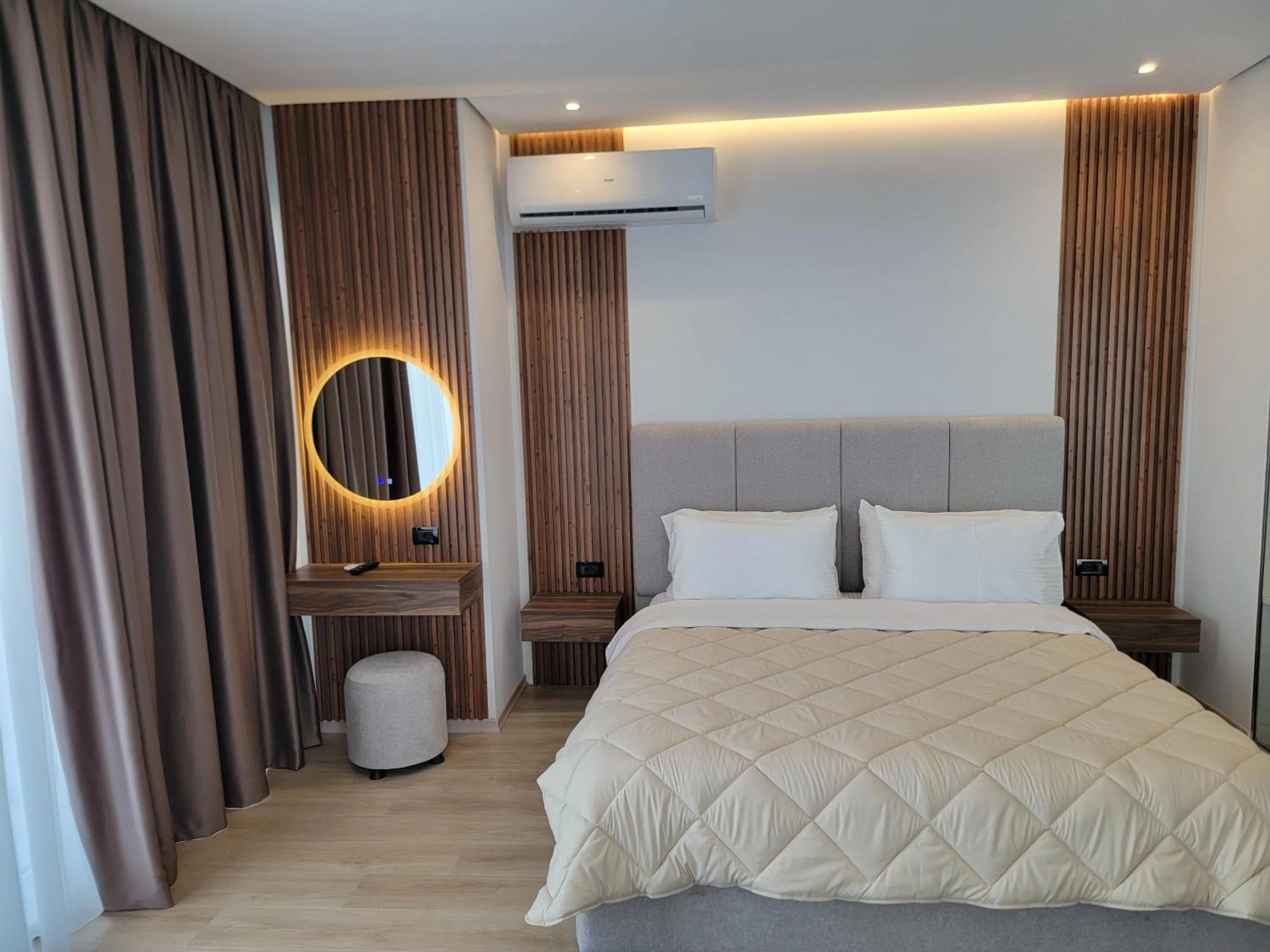 Bed in Hotel Enkelana