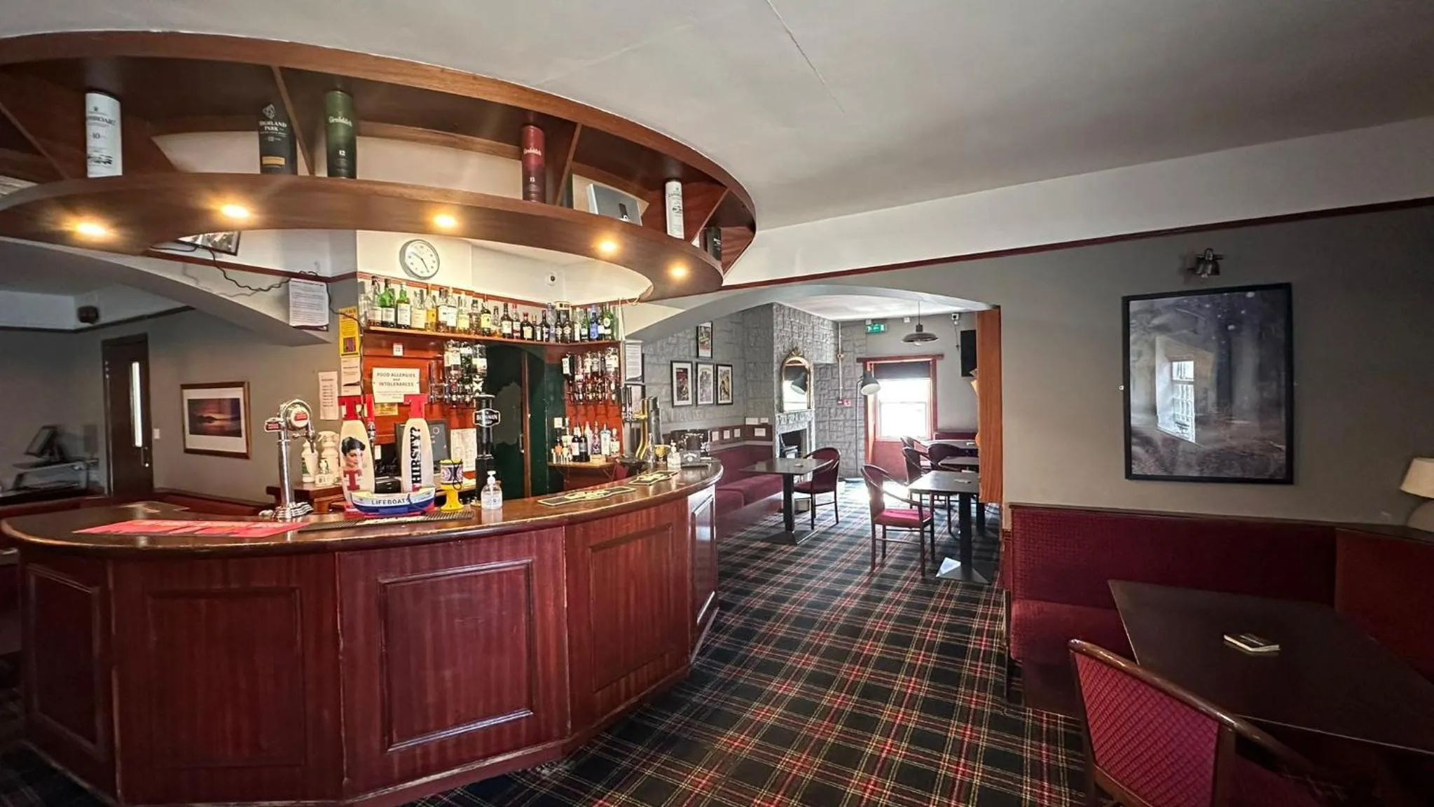 Lounge or bar in The Bruce Hotel