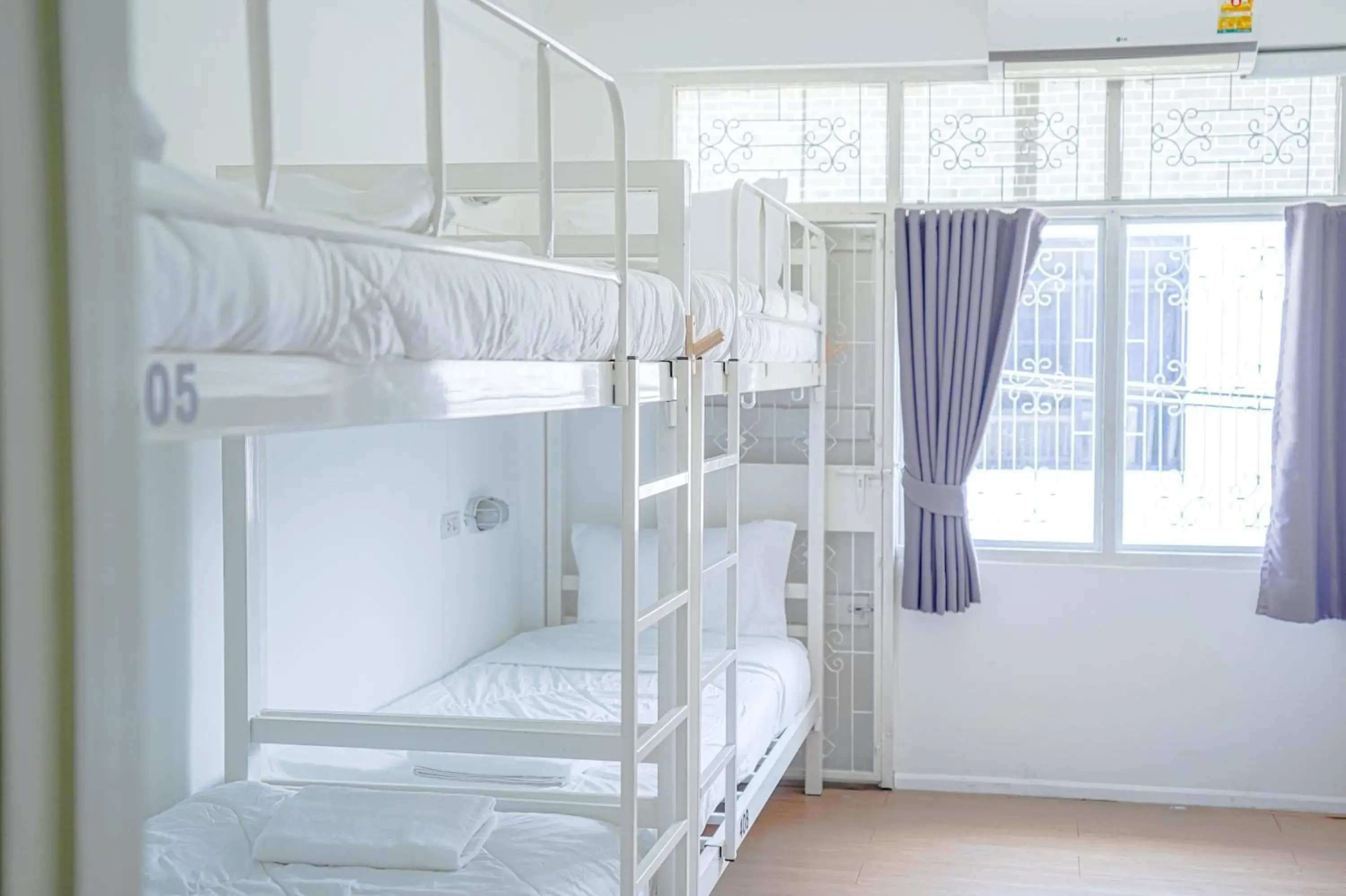 Bed in 8-Bed Mixed Dormitory Room in PICCOLO SUKHUMVIT HOSTEL- Self check-in after 6 pm Bed in 8-Bed Mixed Dormitory Room in PICCOLO SUKHUMVIT HOSTEL- Self check-in after 6 pm