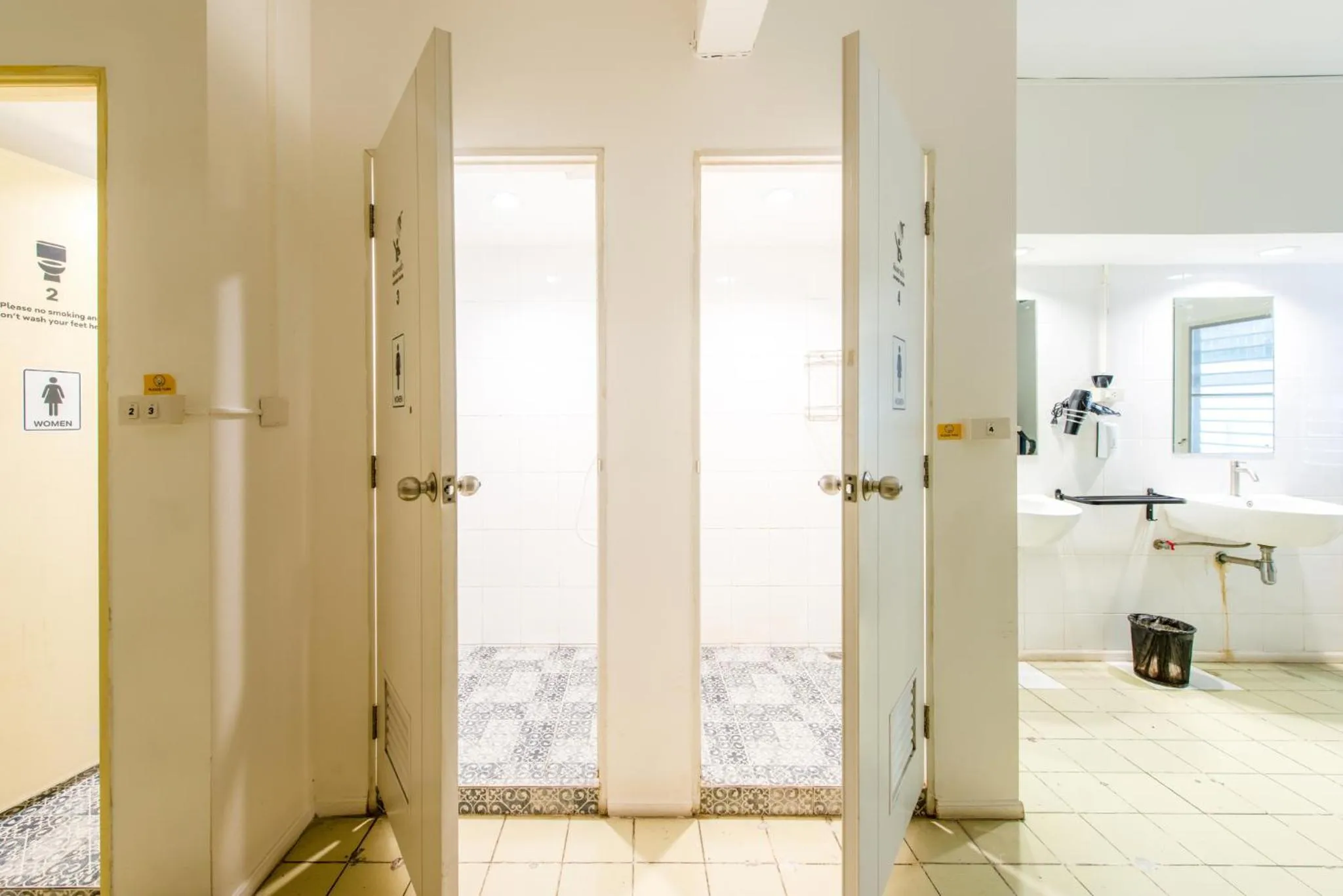 Shower in PICCOLO SUKHUMVIT HOSTEL- Self check-in after 6 pm