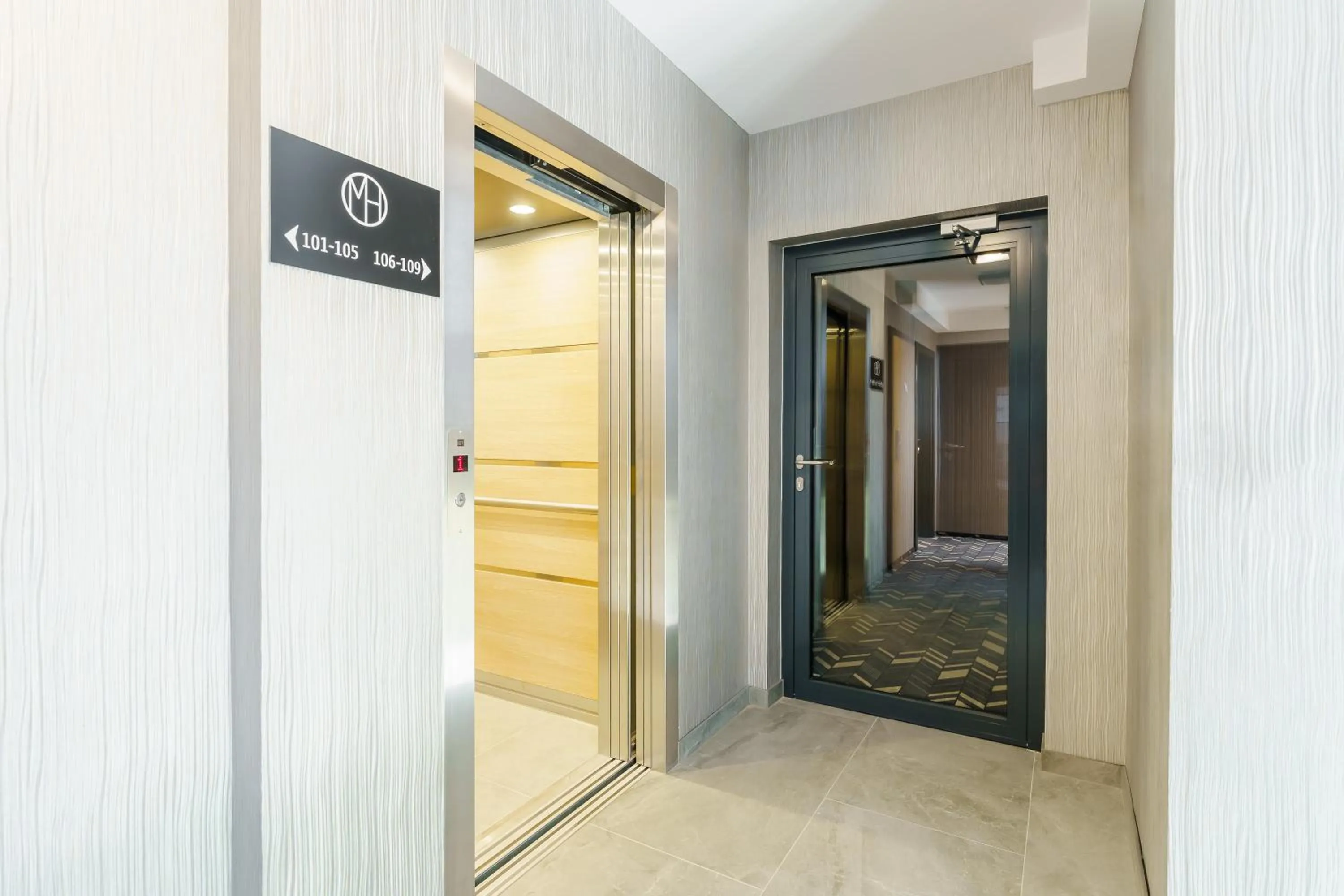 elevator in Mielno Hotel Boutique
