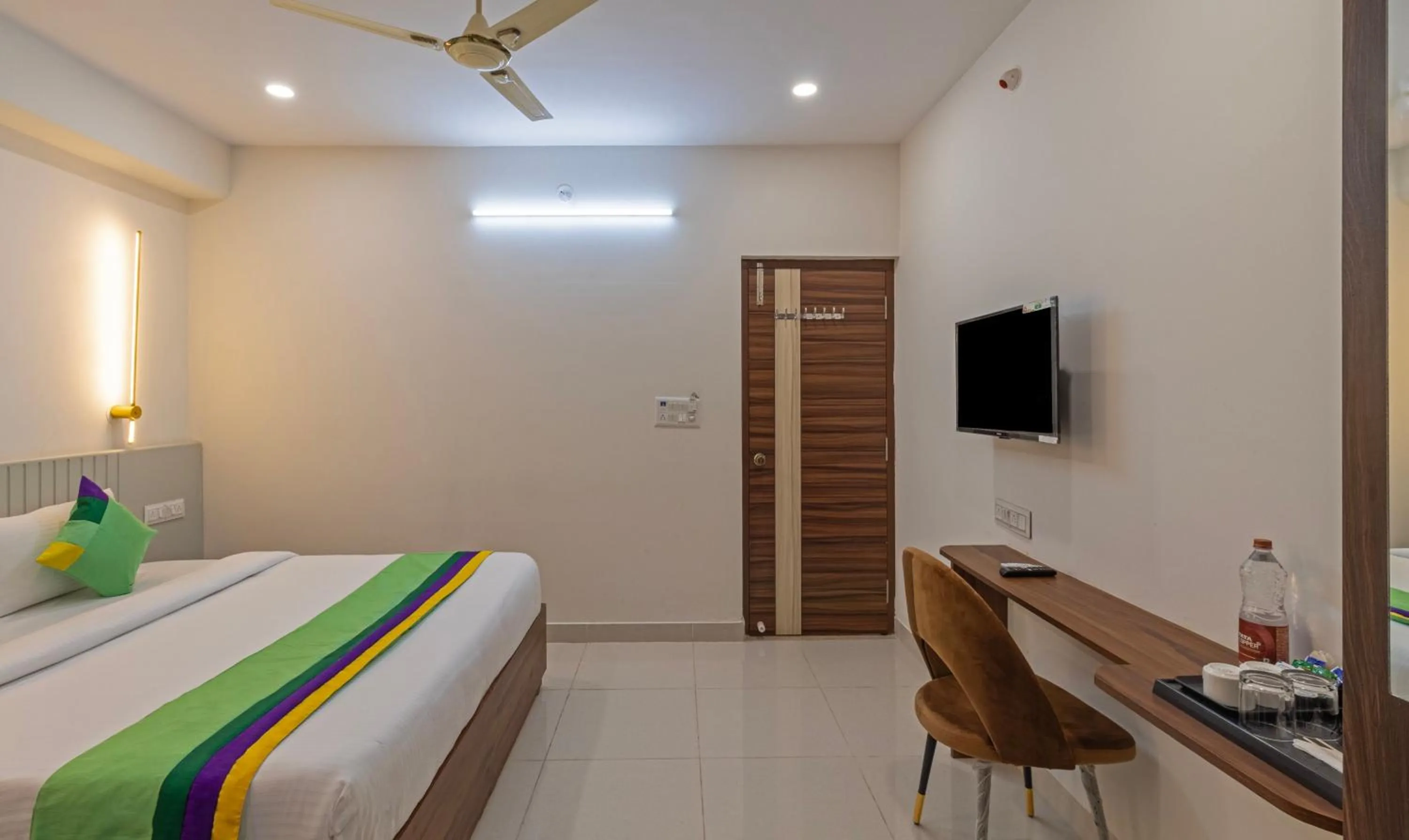 Bedroom, Bed in Treebo Raghavendra Tranquil Inn Bellandur