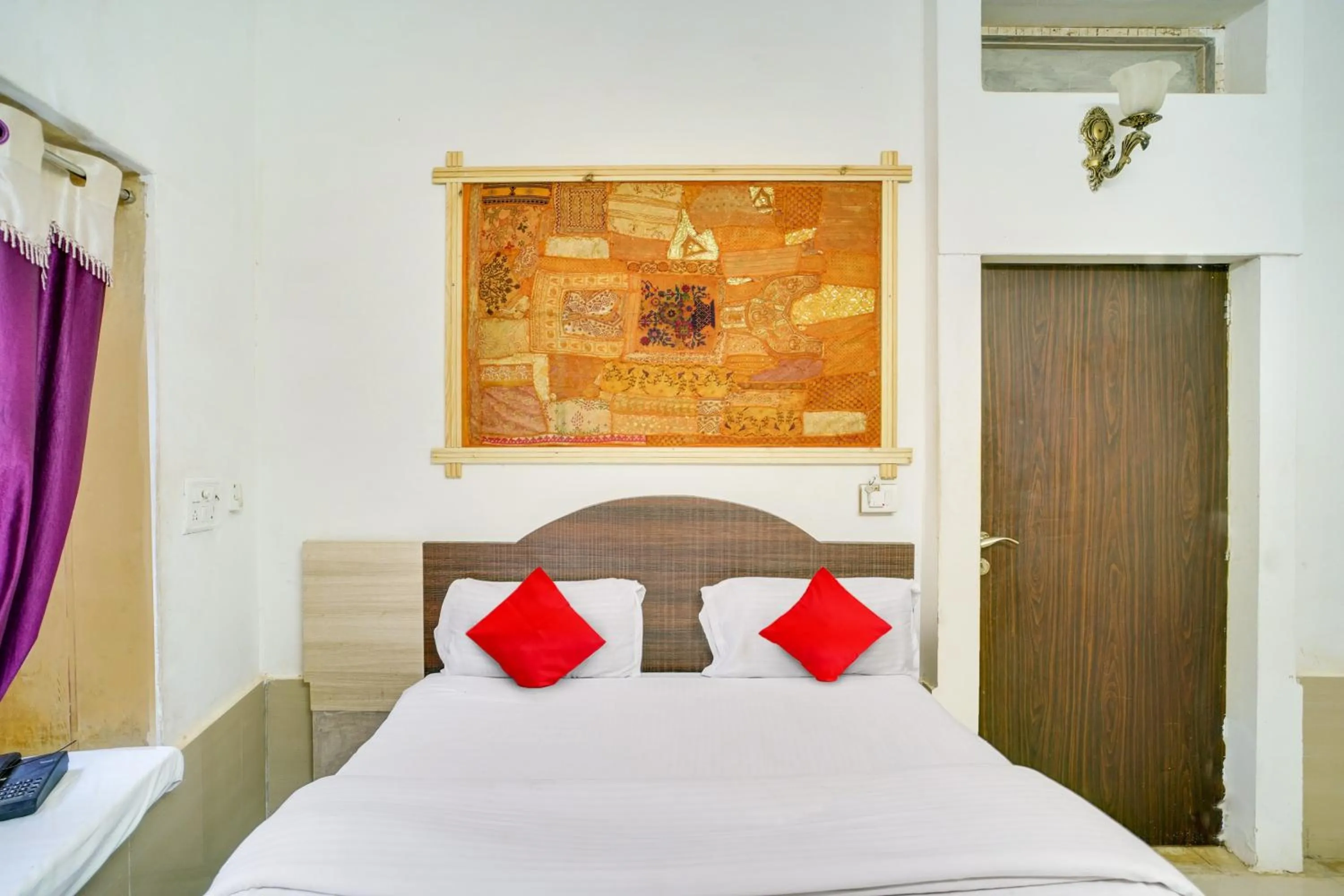 Bedroom, Bed in Hotel O Jaisalmer Heritage Haveli