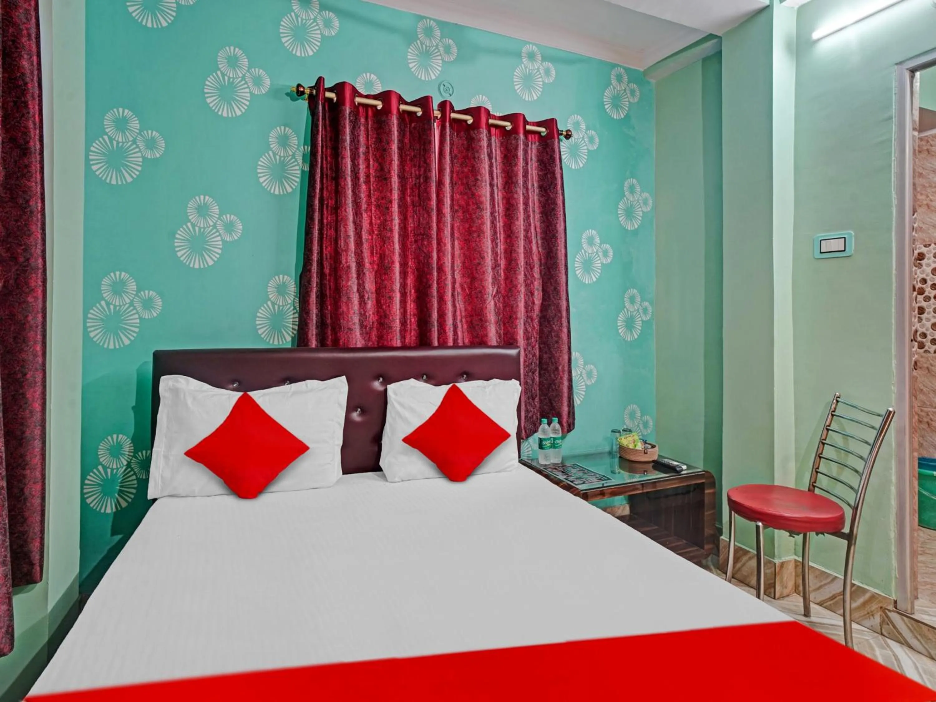 Bedroom in Hotel o Novelty Garden