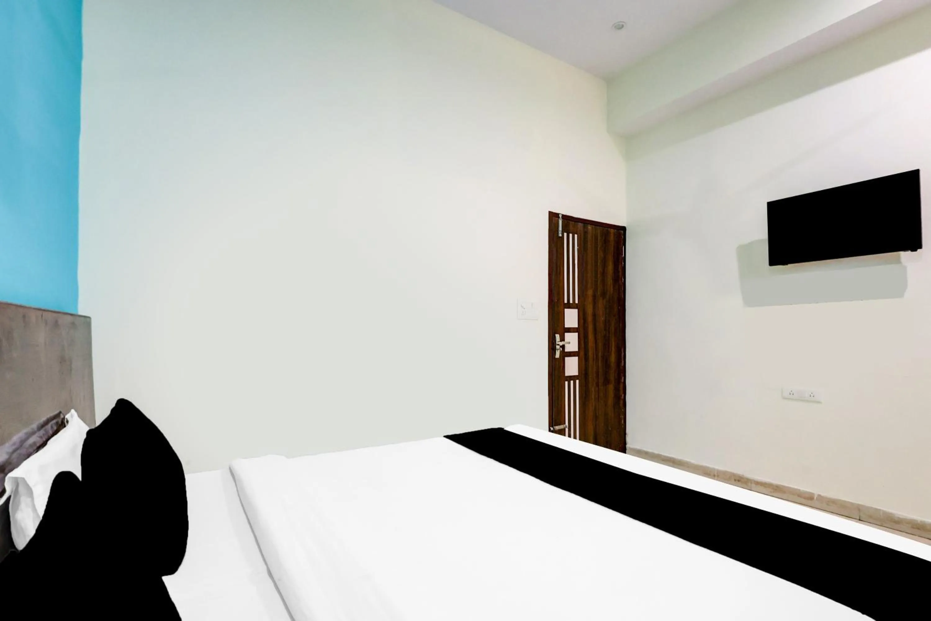 Bedroom, Bed in Hotel O The Star Guest House