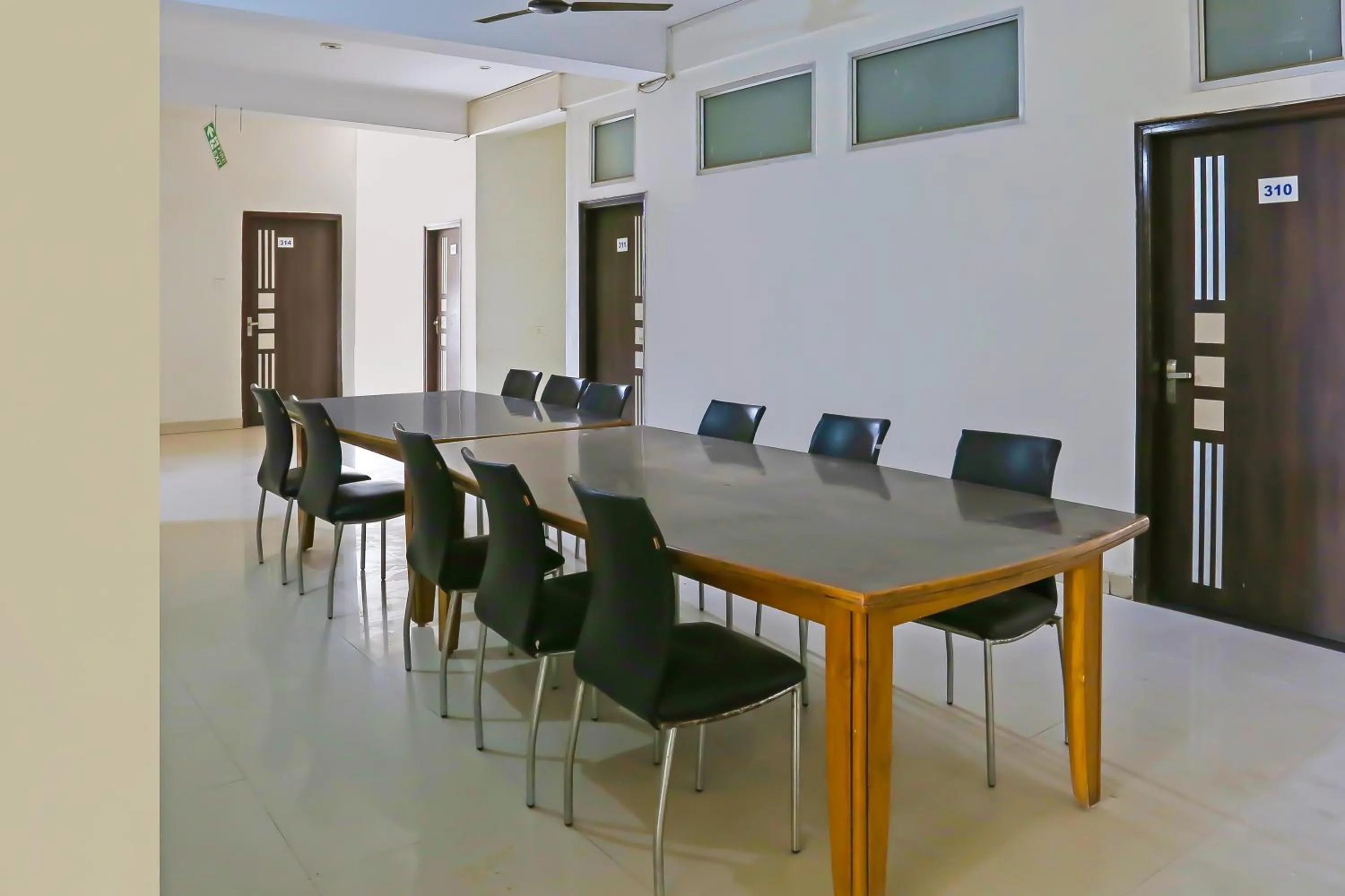 Dining area in Hotel O The Star Guest House