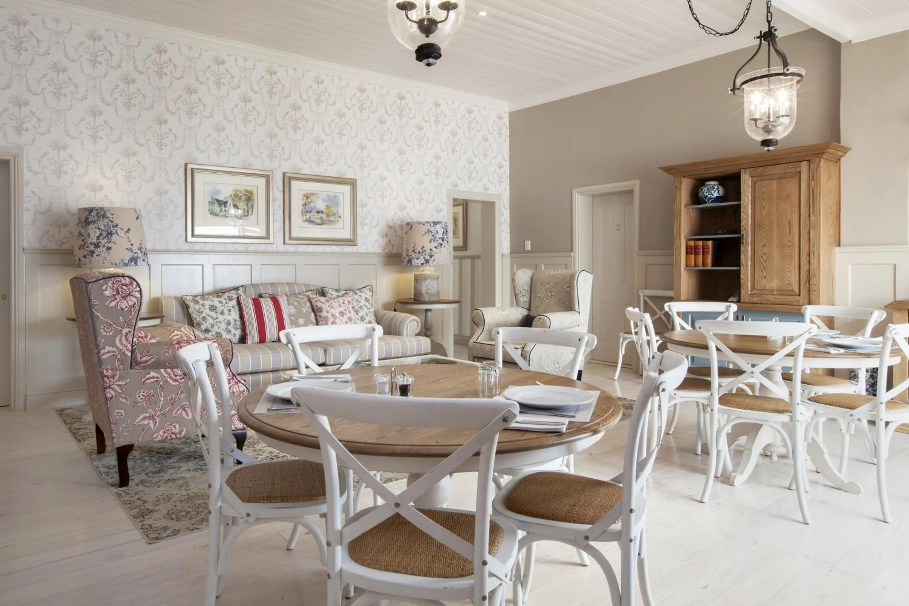 Dining area in Avenues Guest House