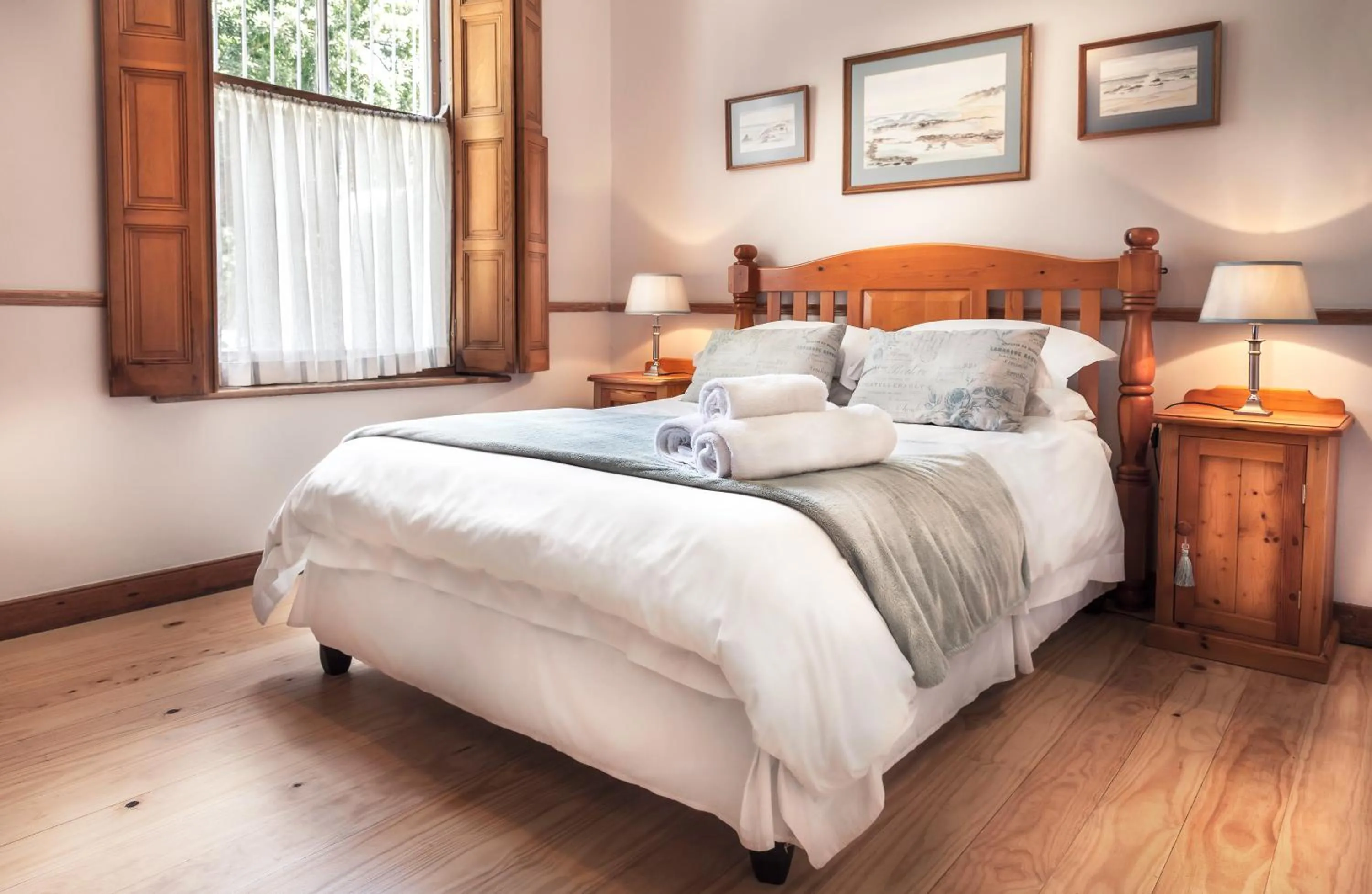 Bedroom, Bed in Avenues Guest House