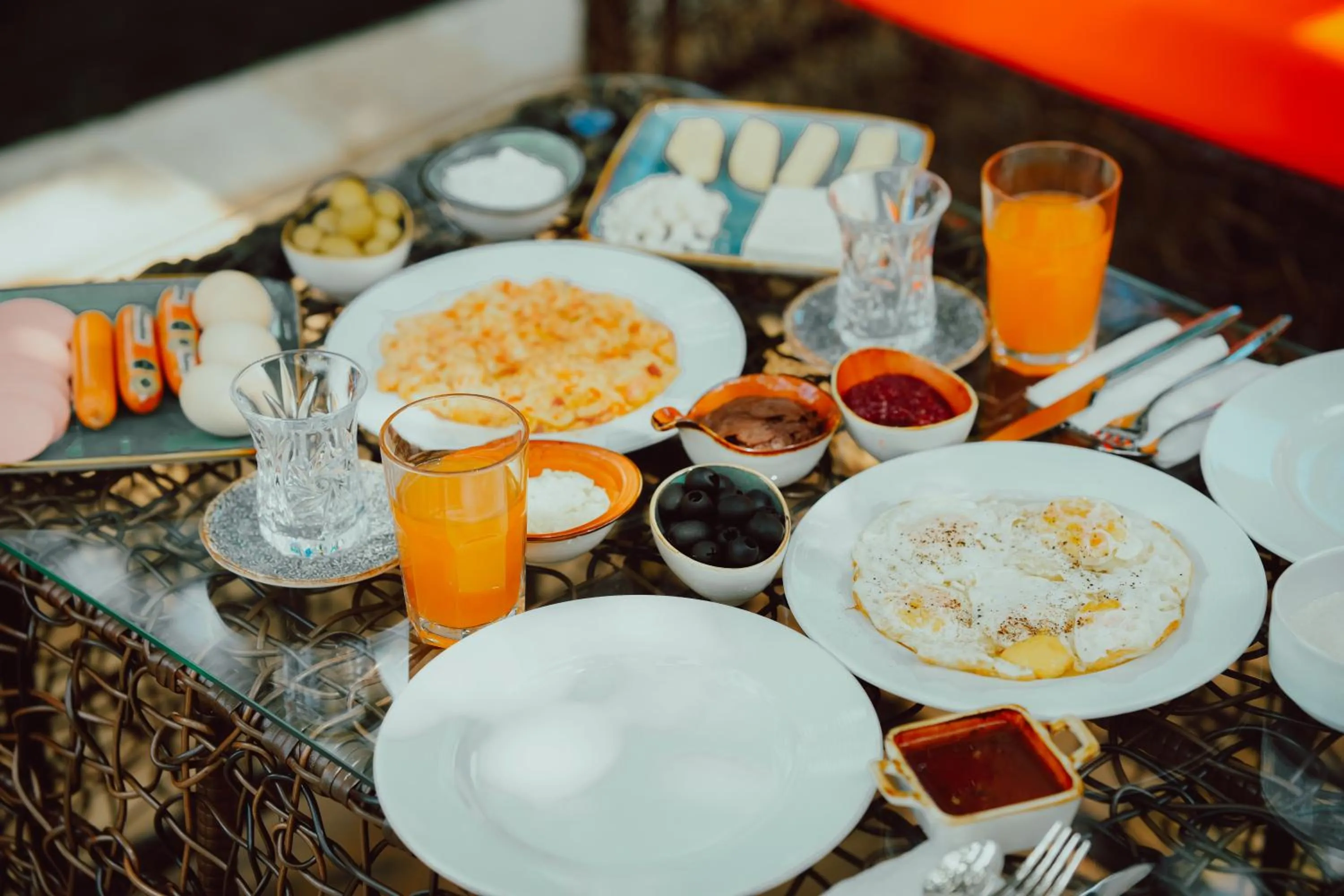 Breakfast in LakeSide Hotel & Spa