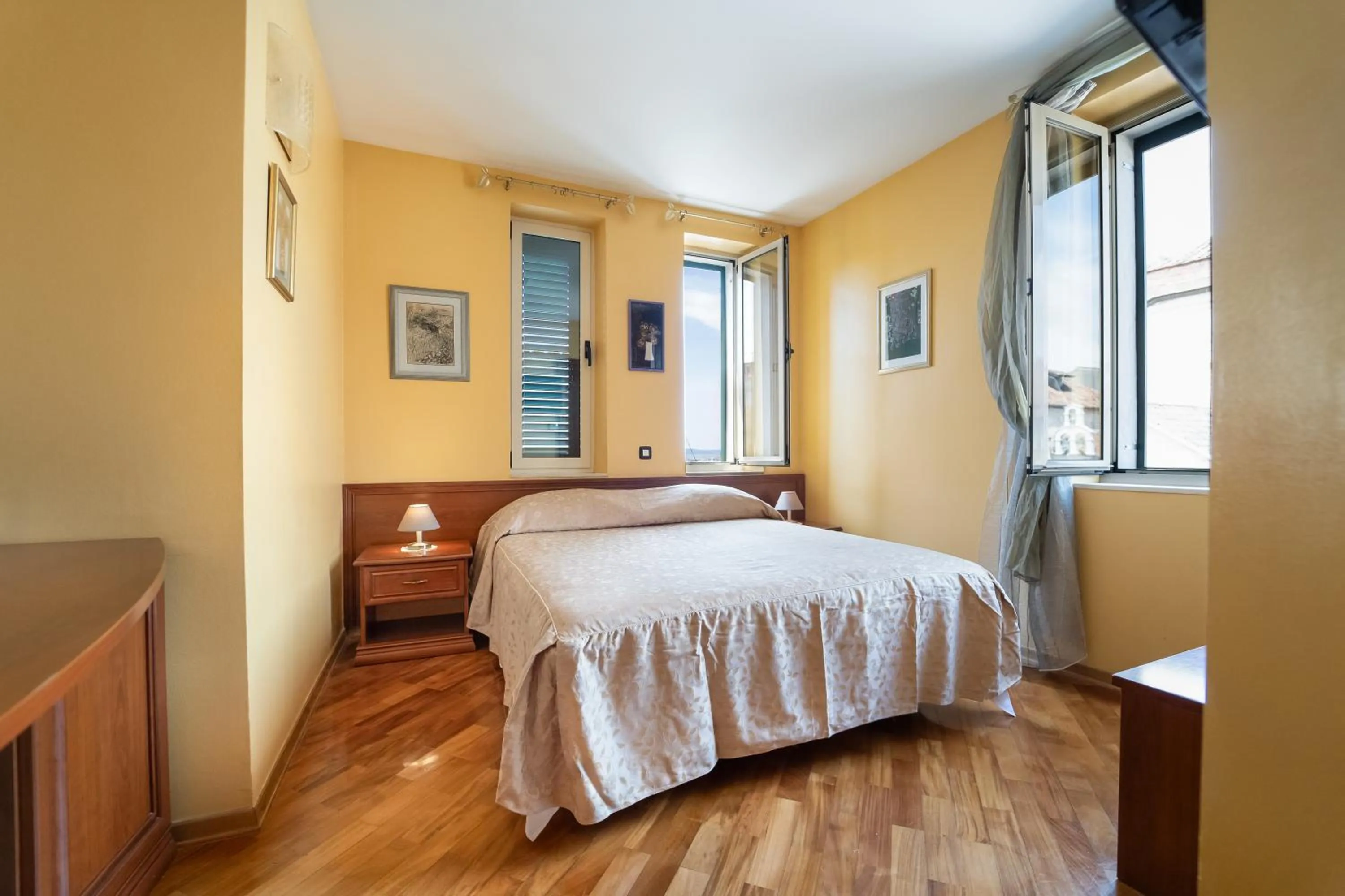 Bedroom, Bed in Hotel Peristil