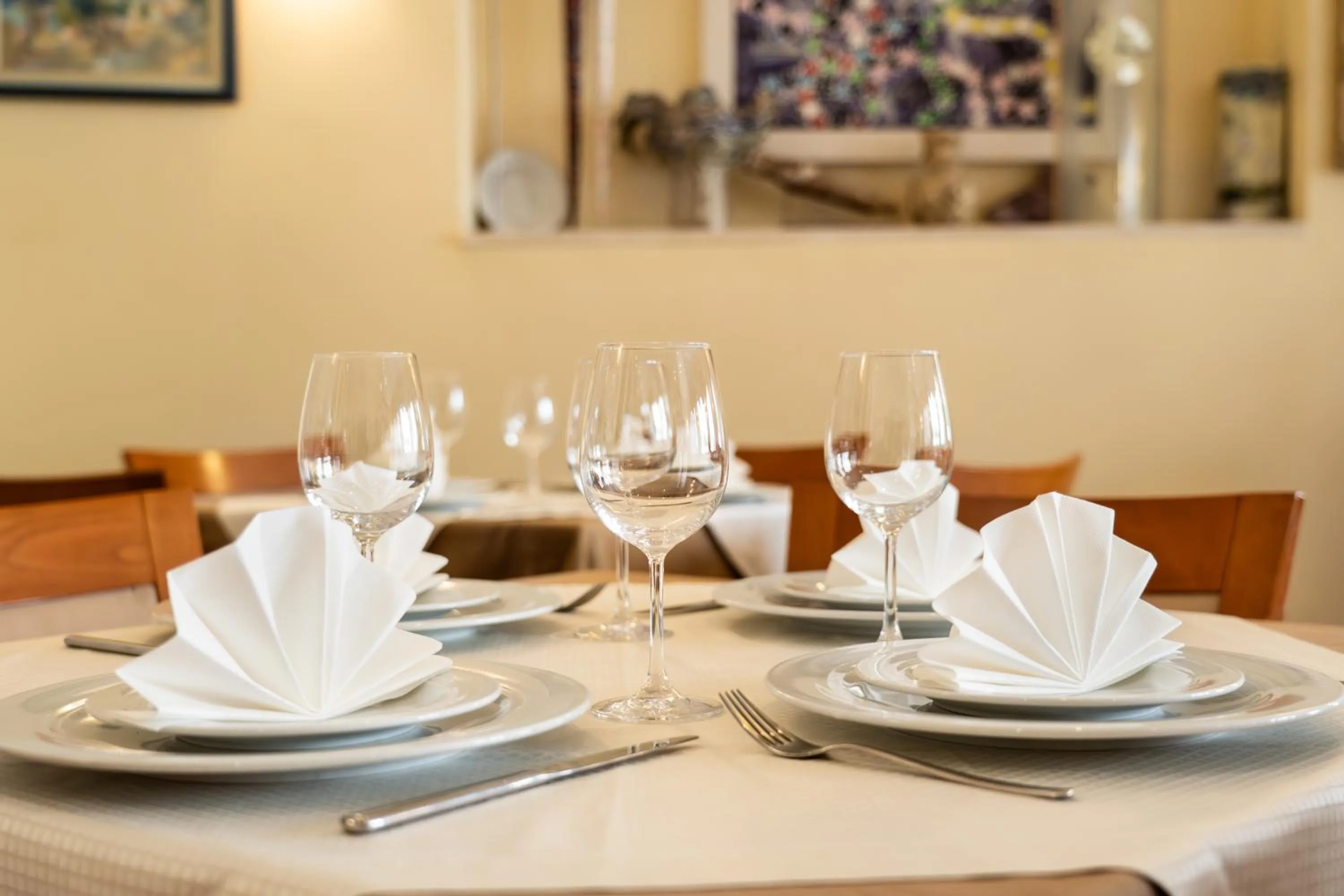 Restaurant/places to eat in Hotel Peristil