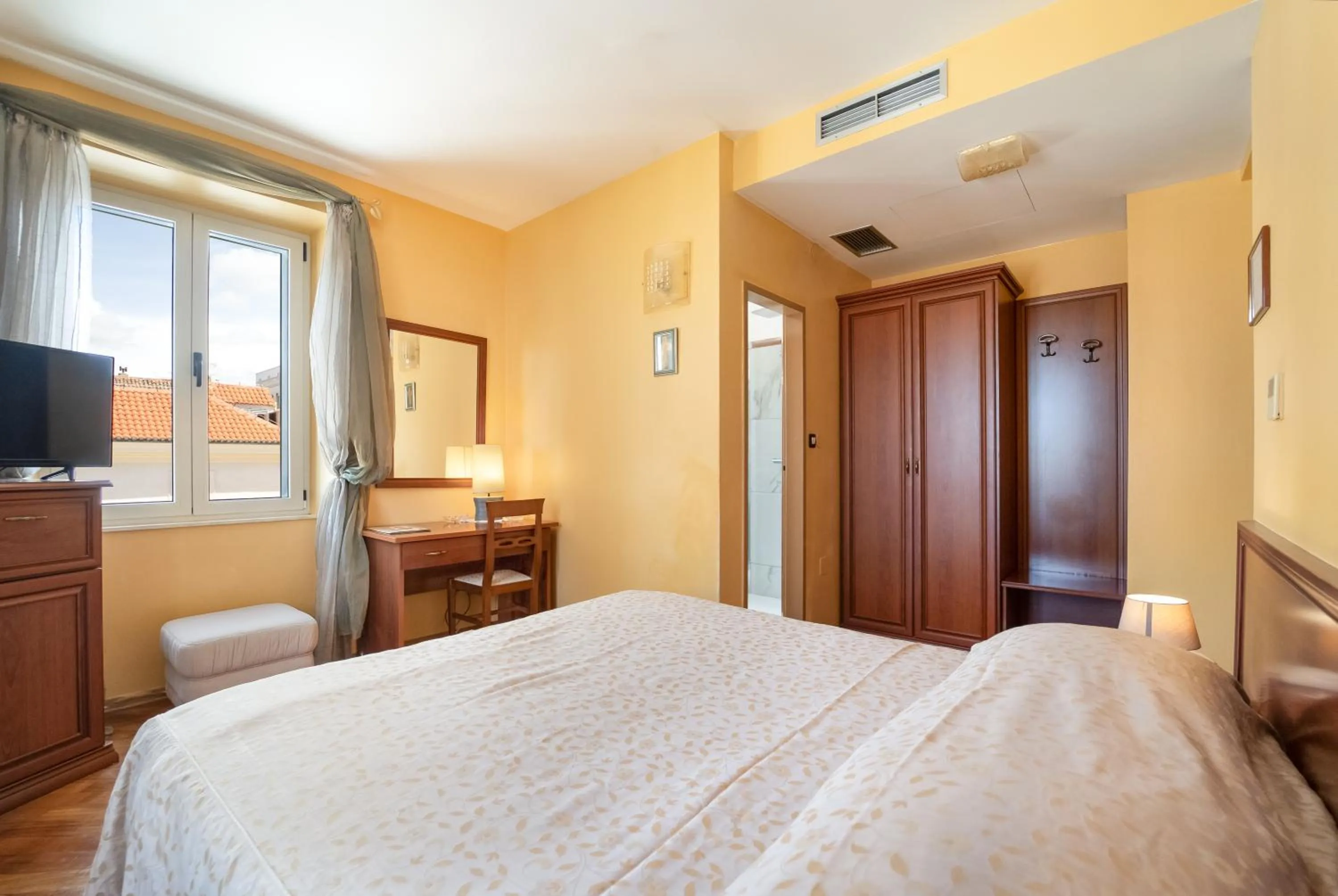 Bedroom, Bed in Hotel Peristil