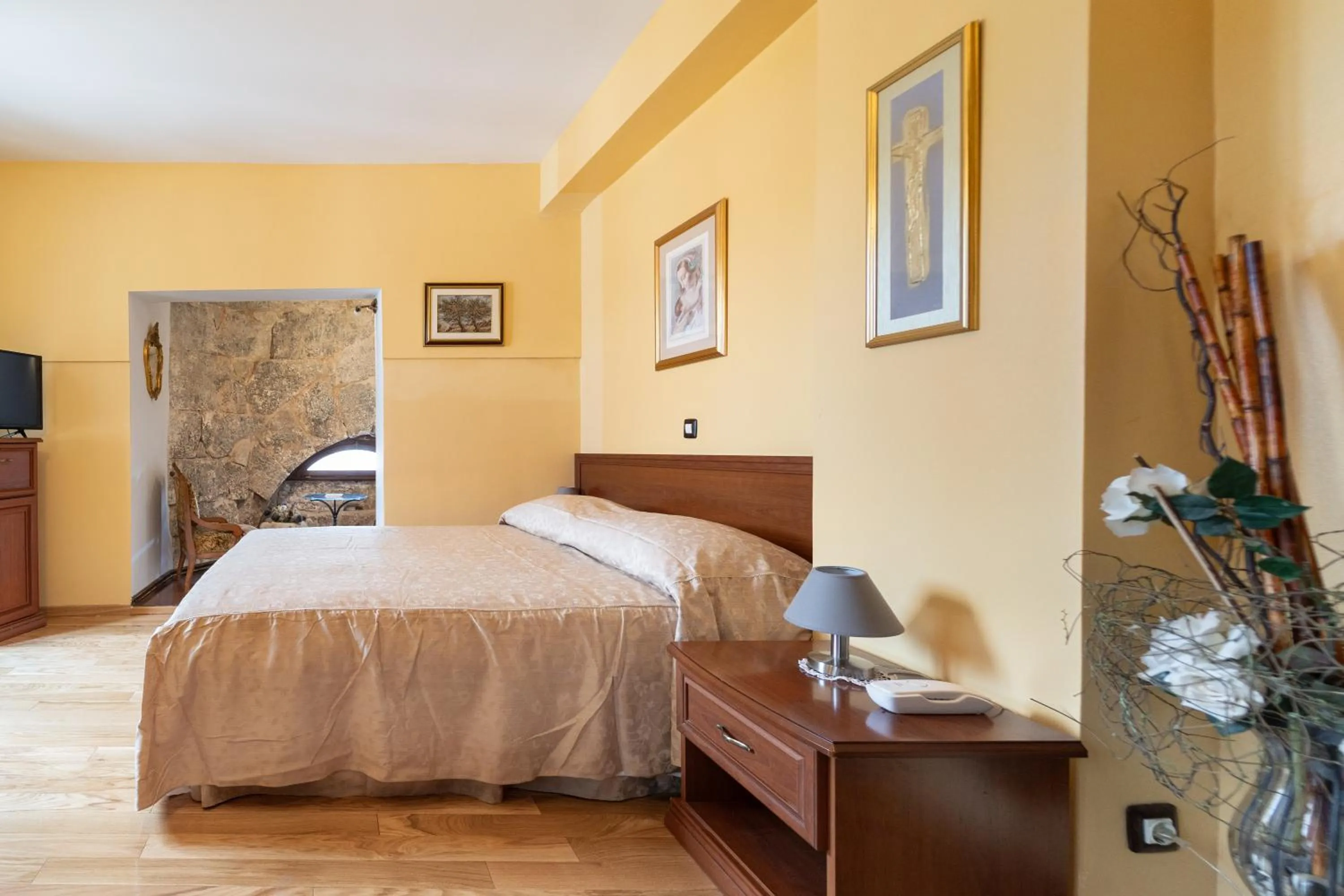 Bed in Hotel Peristil