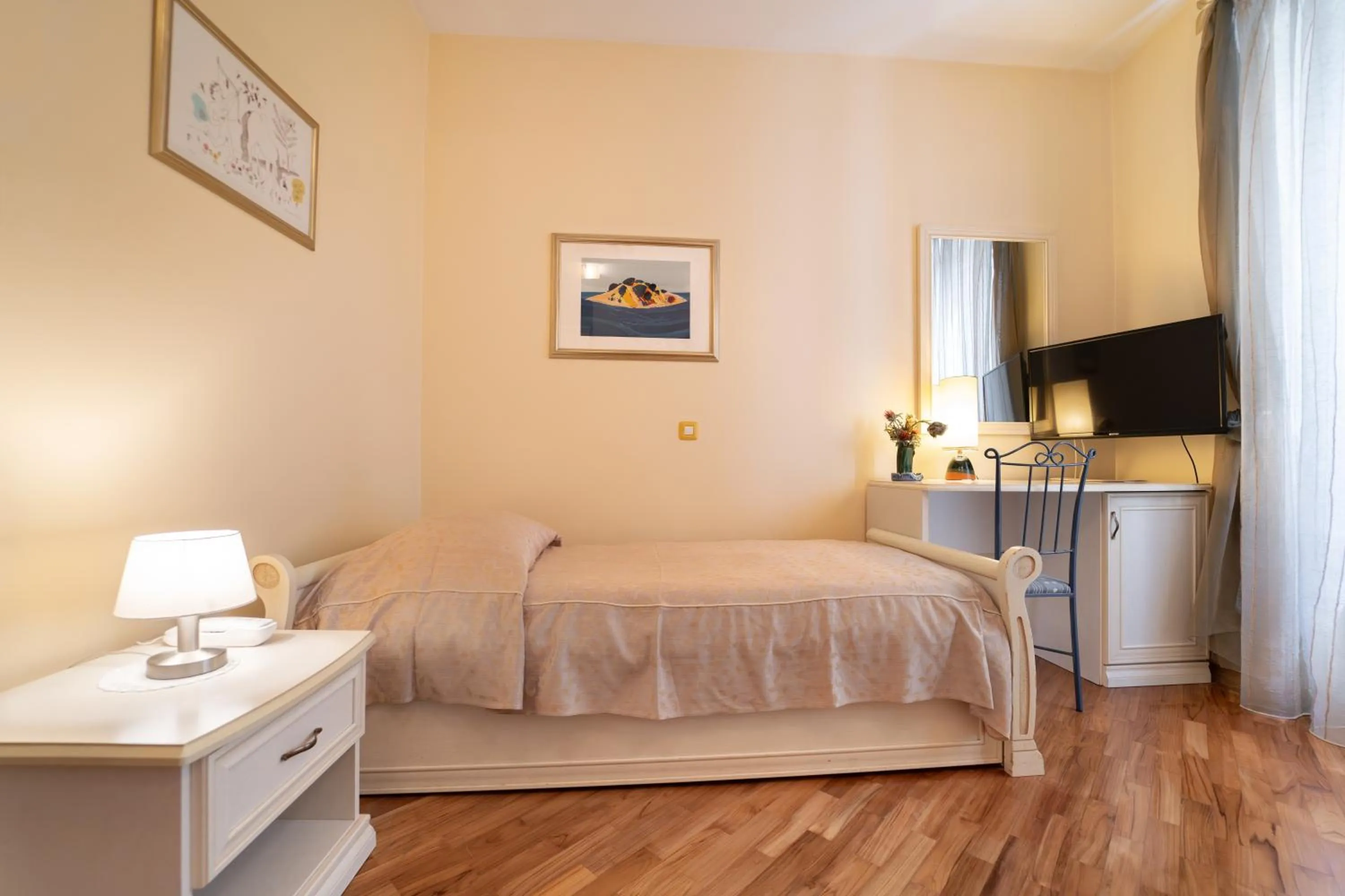 Bed in Hotel Peristil