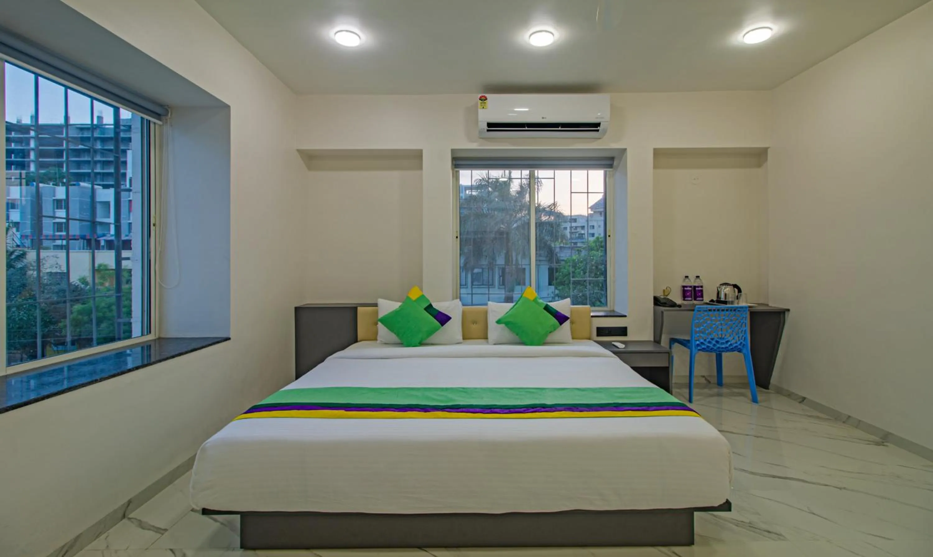 Bedroom, Bed in Treebo Atithi Comforts Inn