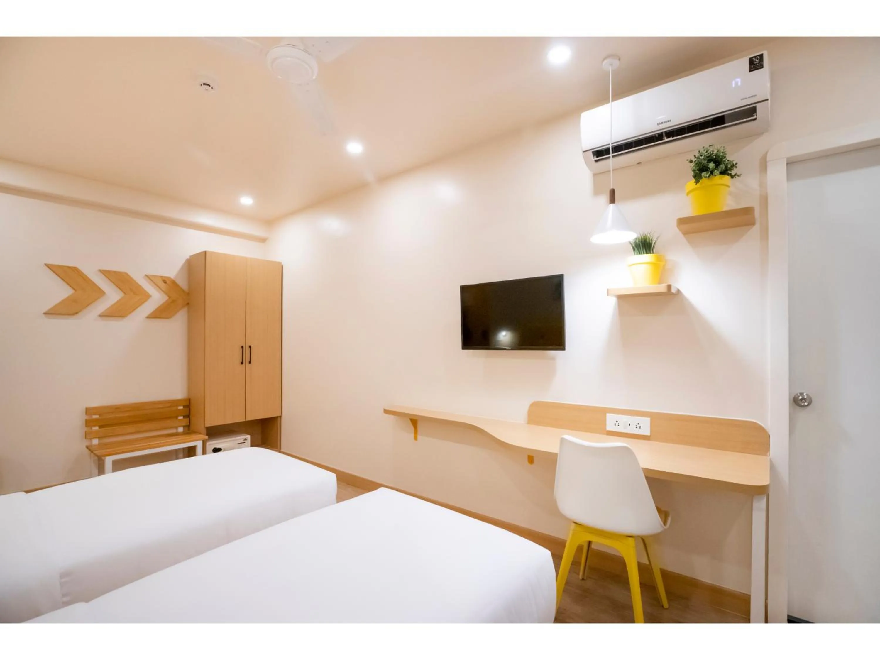 Bed in Bloom Hotel - HSR Club