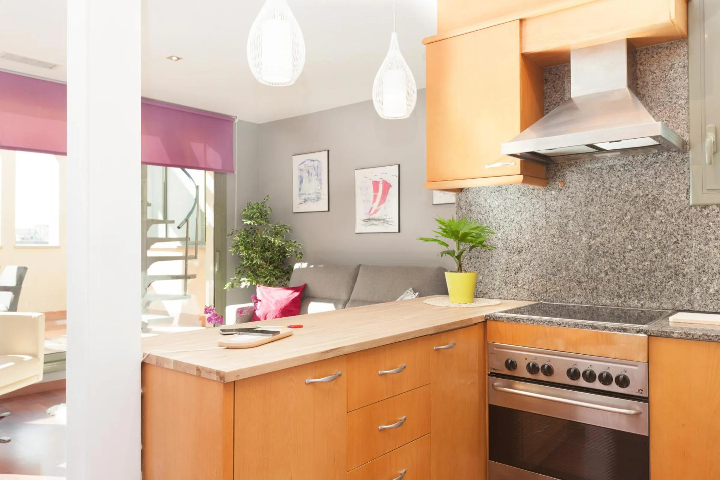 Coffee/tea facilities in LetsGo Paseo de Gracia