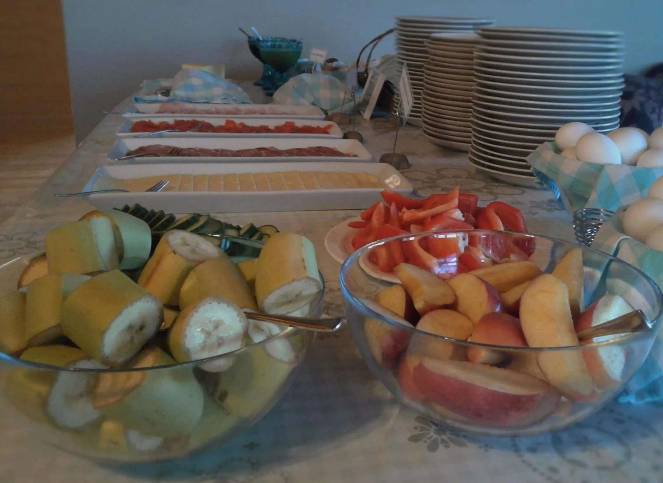 Buffet breakfast in Dimmuborgir Guesthouse