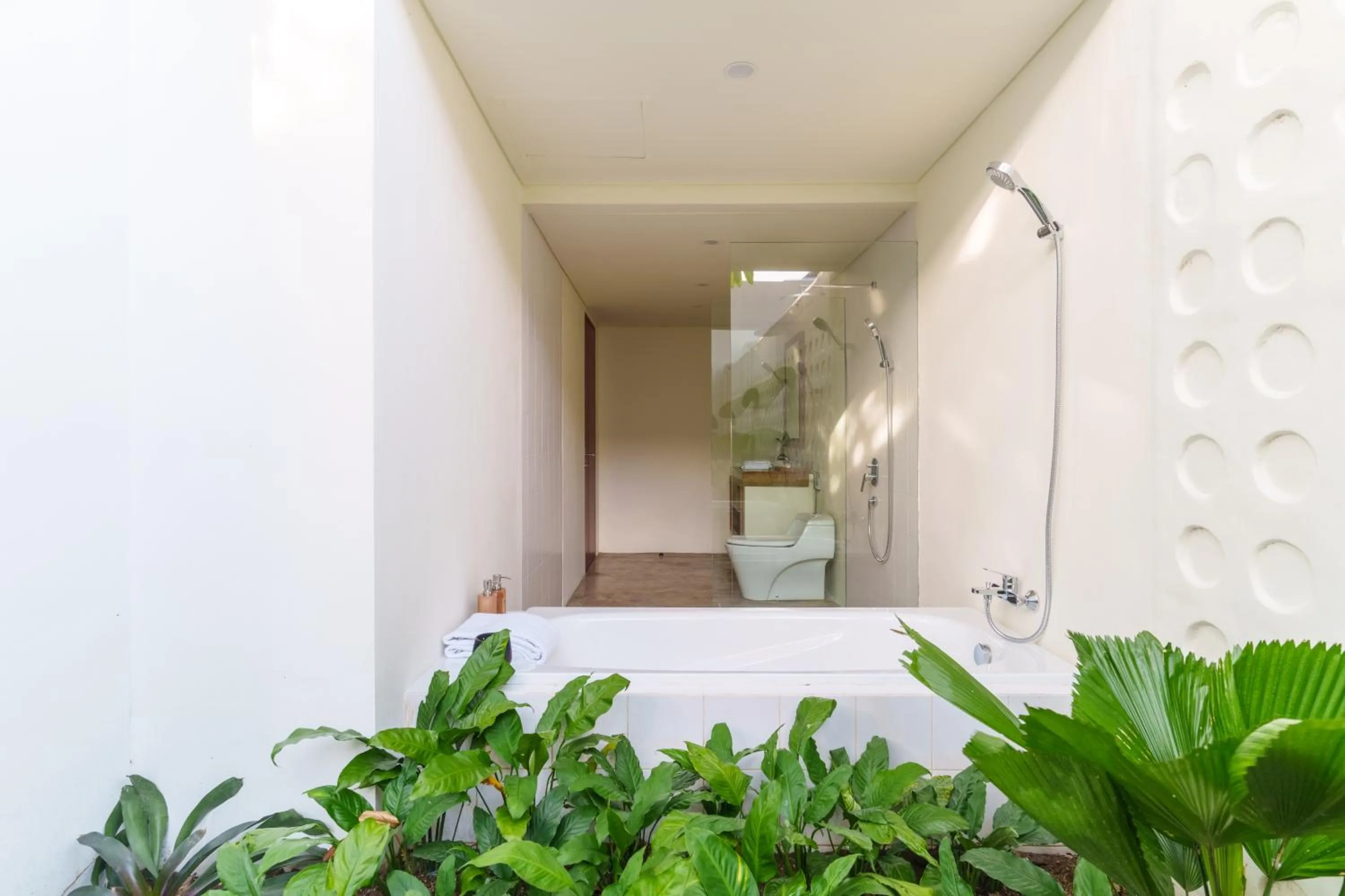 Shower in Ayom Suite