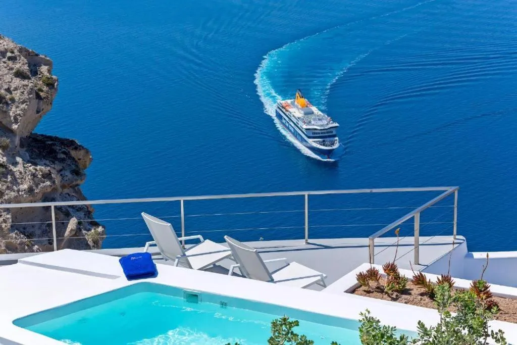 Hot Tub in Alti Santorini Suites - Caldera View