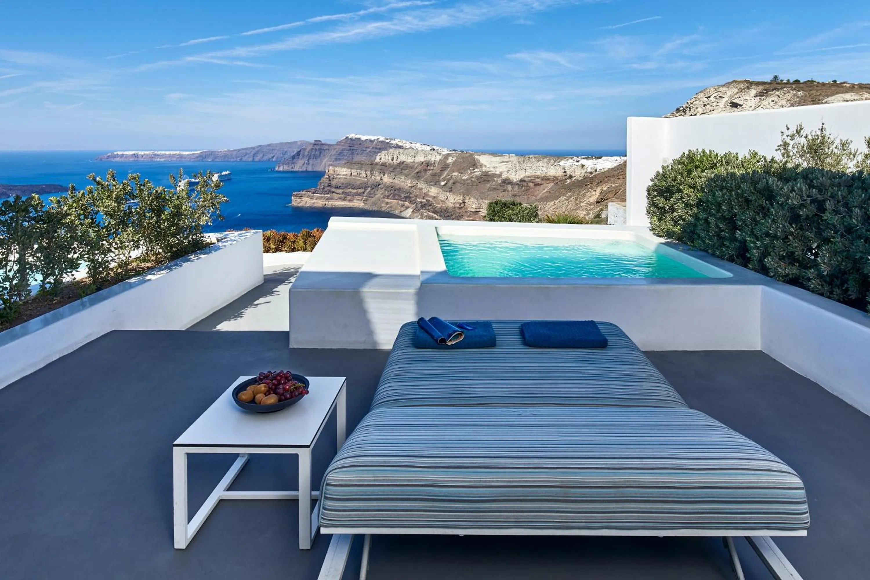 Hot Tub in Alti Santorini Suites - Caldera View