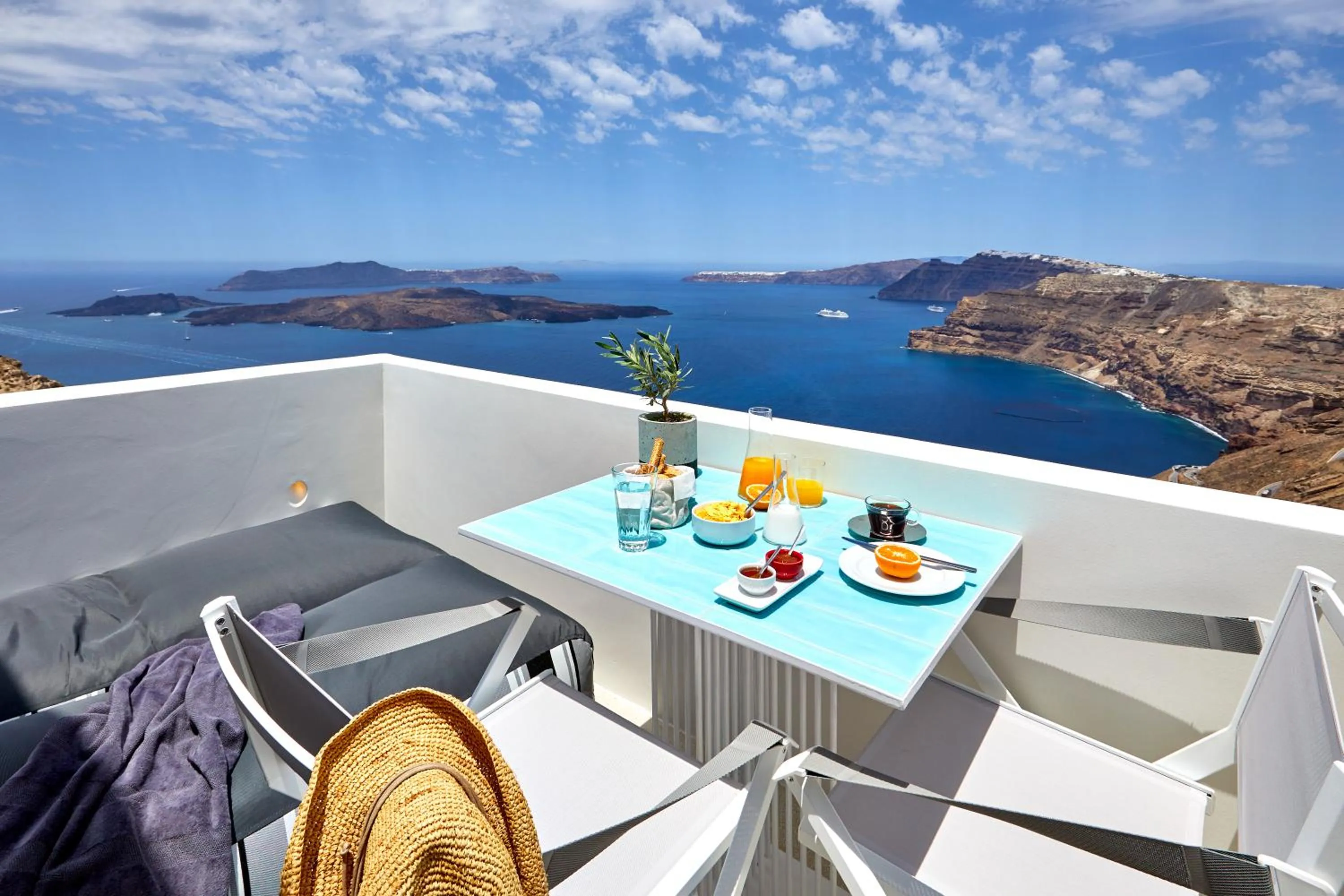 Balcony/Terrace in Alti Santorini Suites - Caldera View