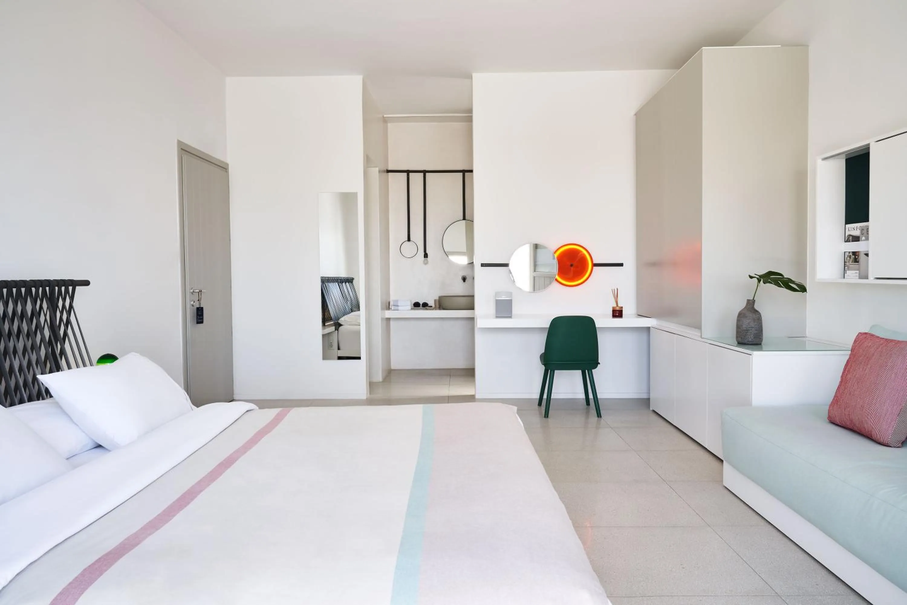 Bed in Alti Santorini Suites - Caldera View