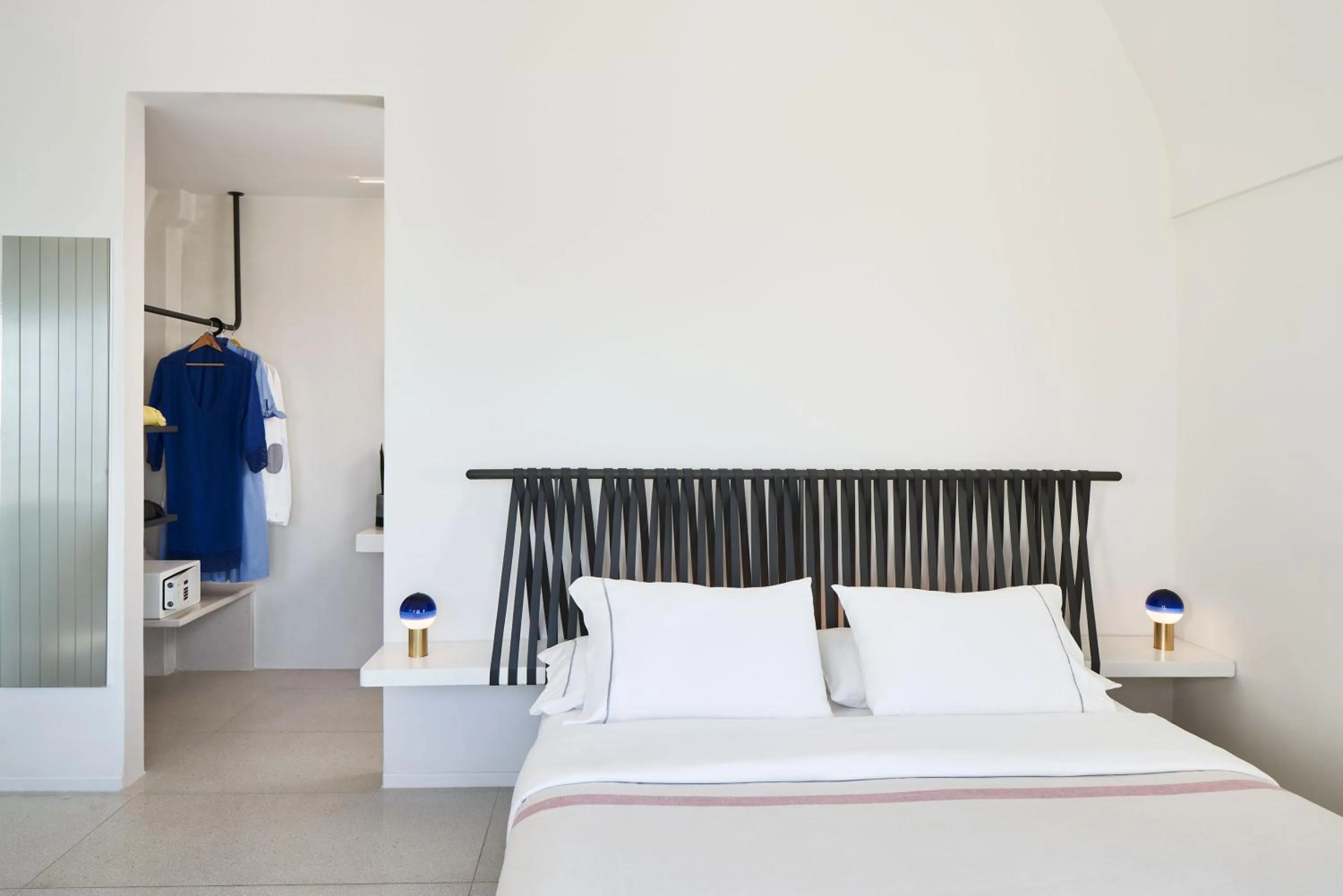 Bed in Alti Santorini Suites - Caldera View