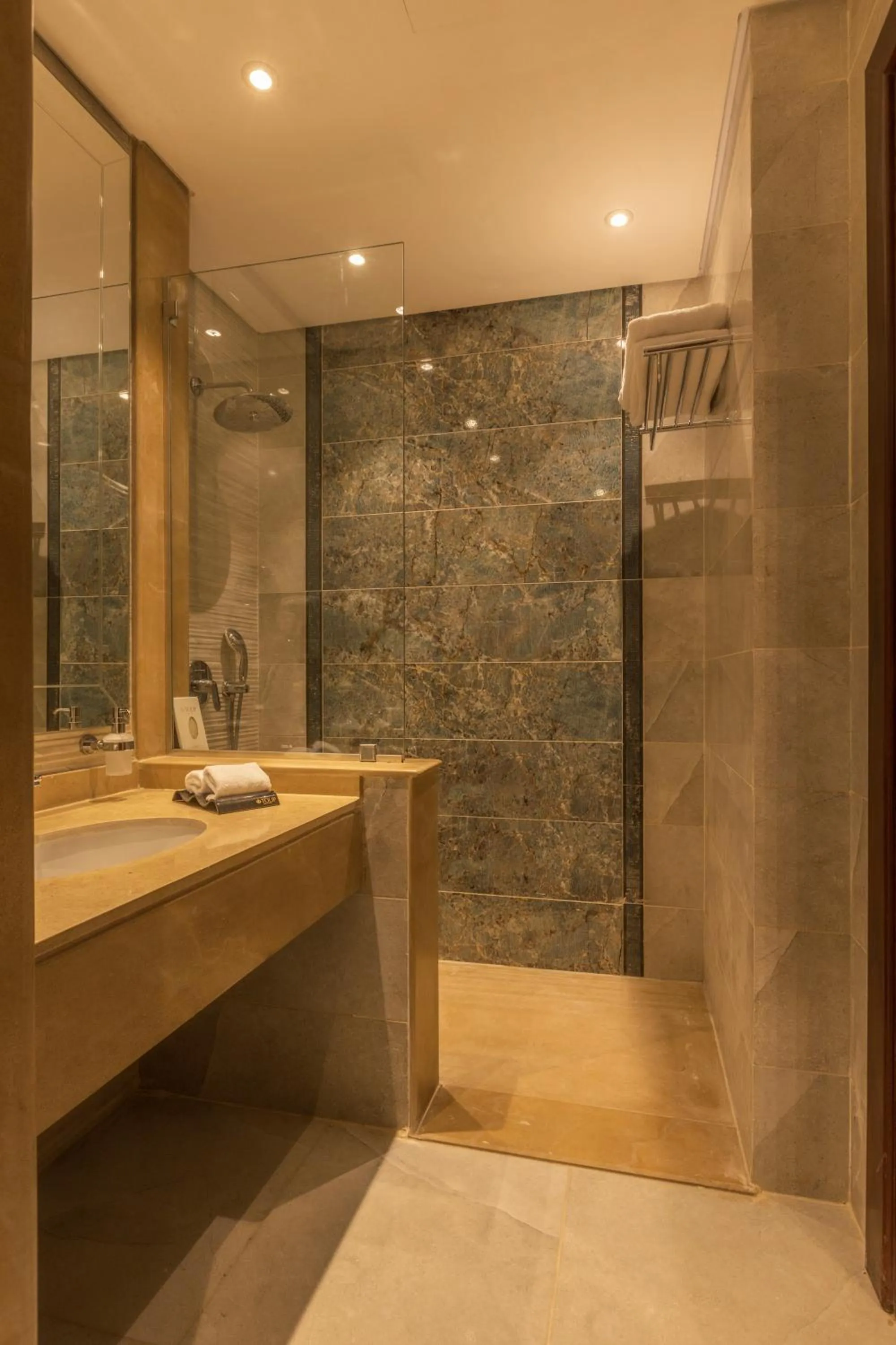 Gewan White Beach Resort-New Alamein