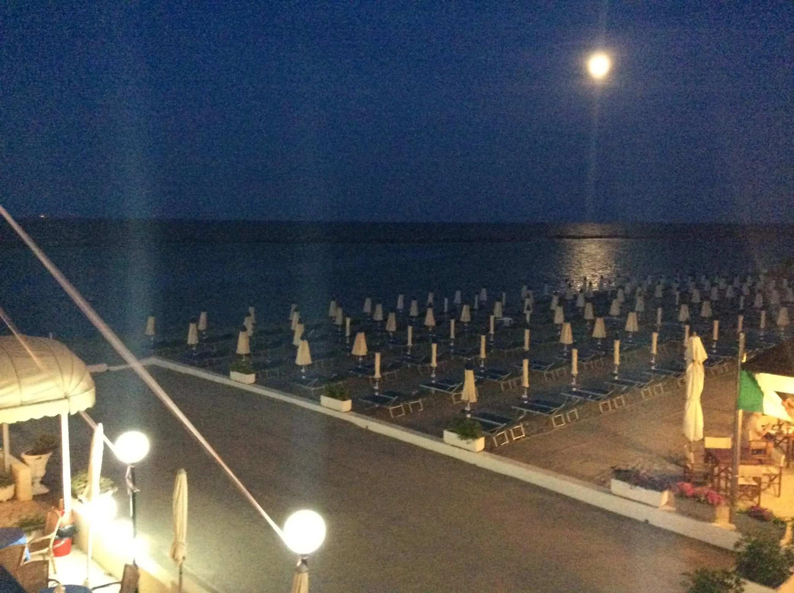 Night in Hotel Primavera sul mare