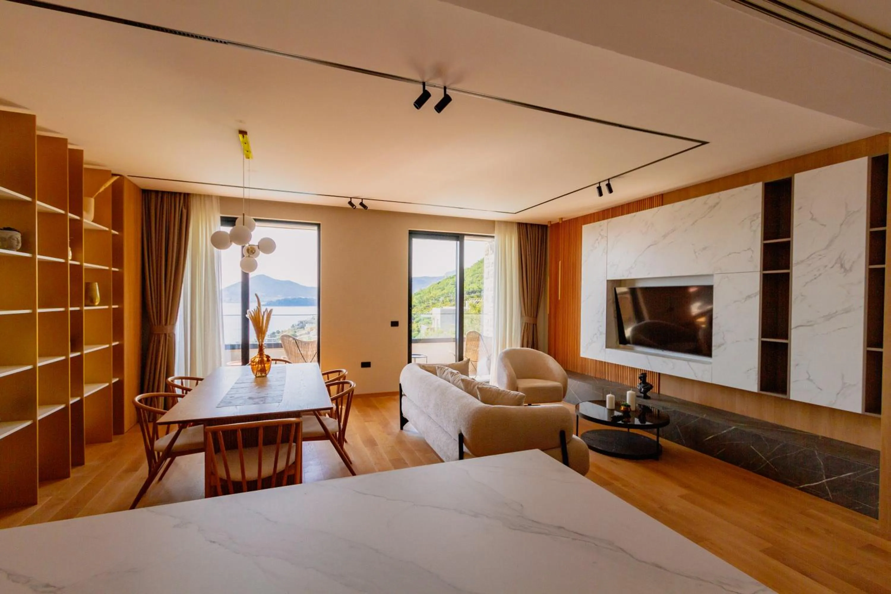 TV and multimedia, Bed in Regent Resort Budva