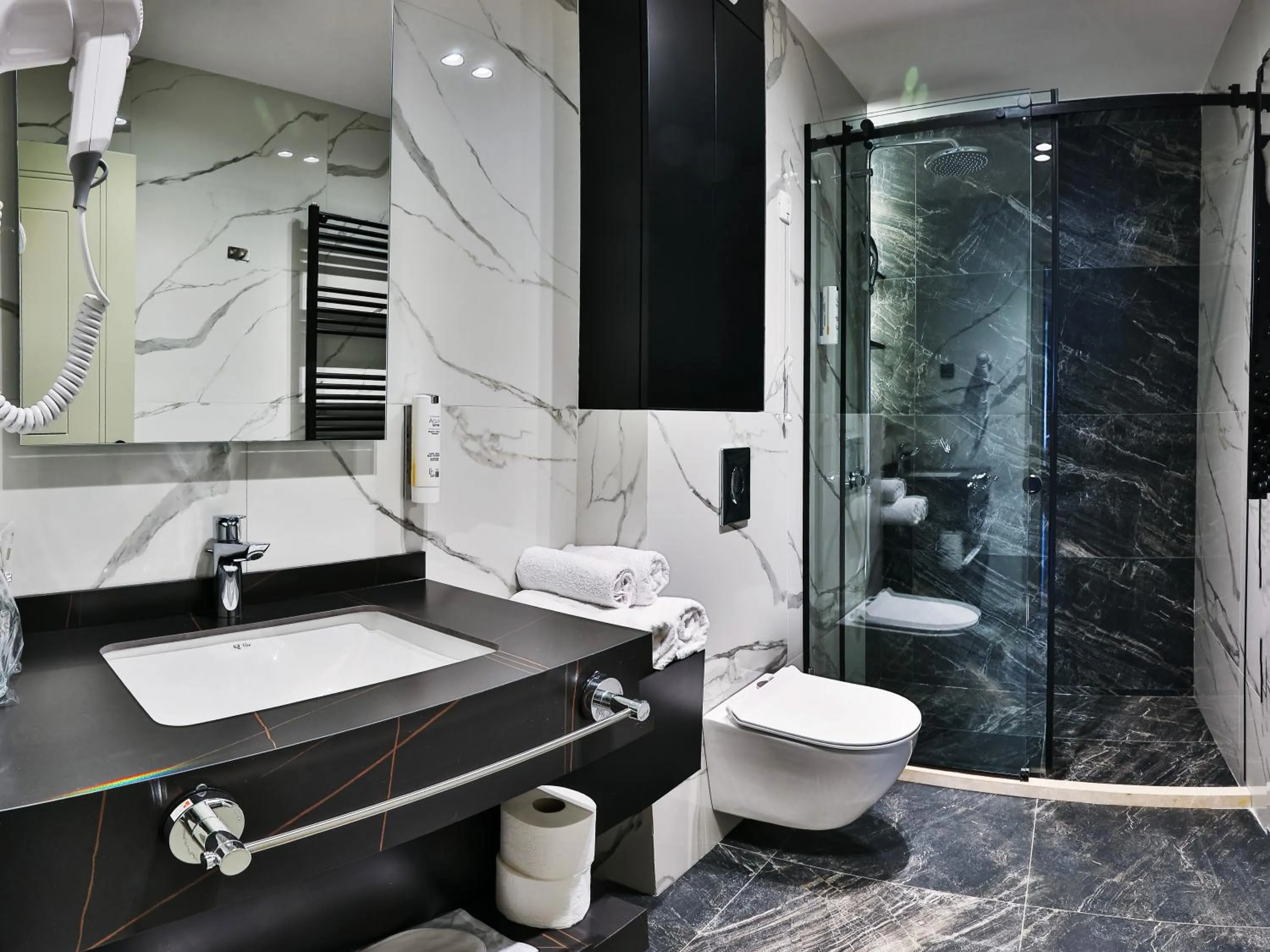 Bathroom in Regent Resort Budva