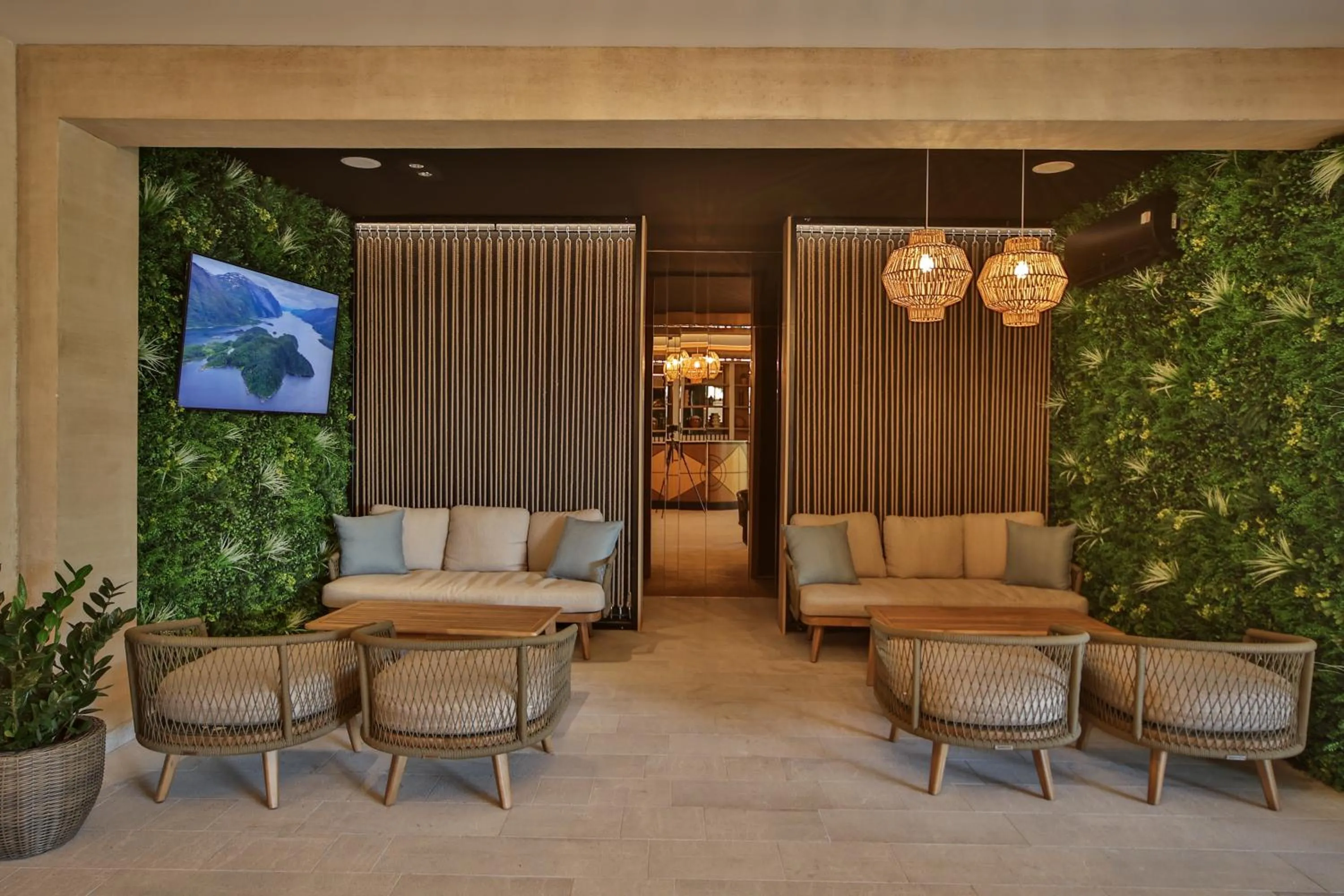 Lobby or reception in Regent Resort Budva