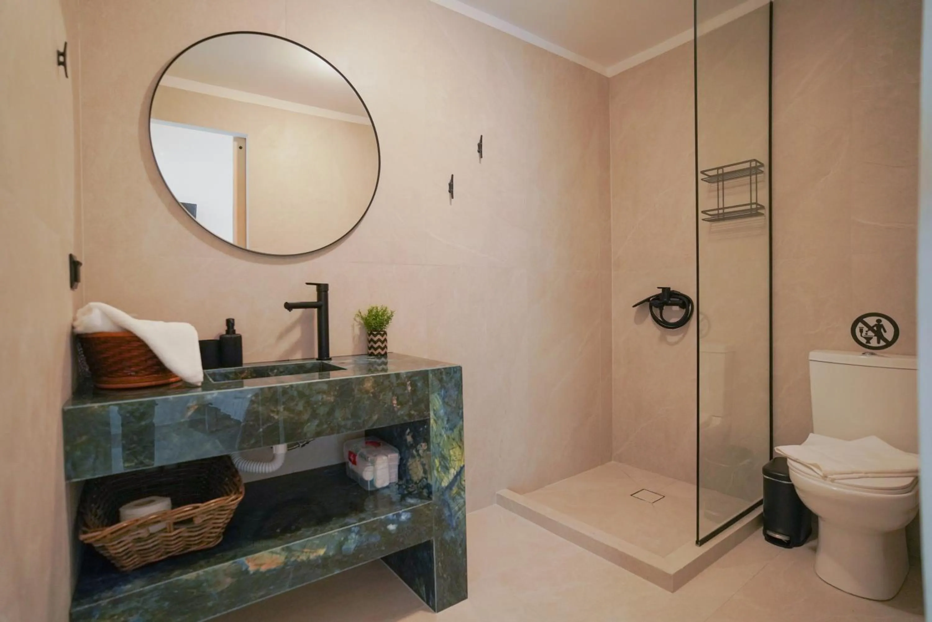 Shower in Seabed Suites Mykonos