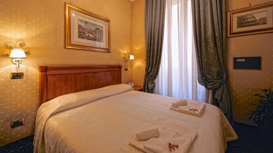 Bedroom, Bed in Vatican Holiday