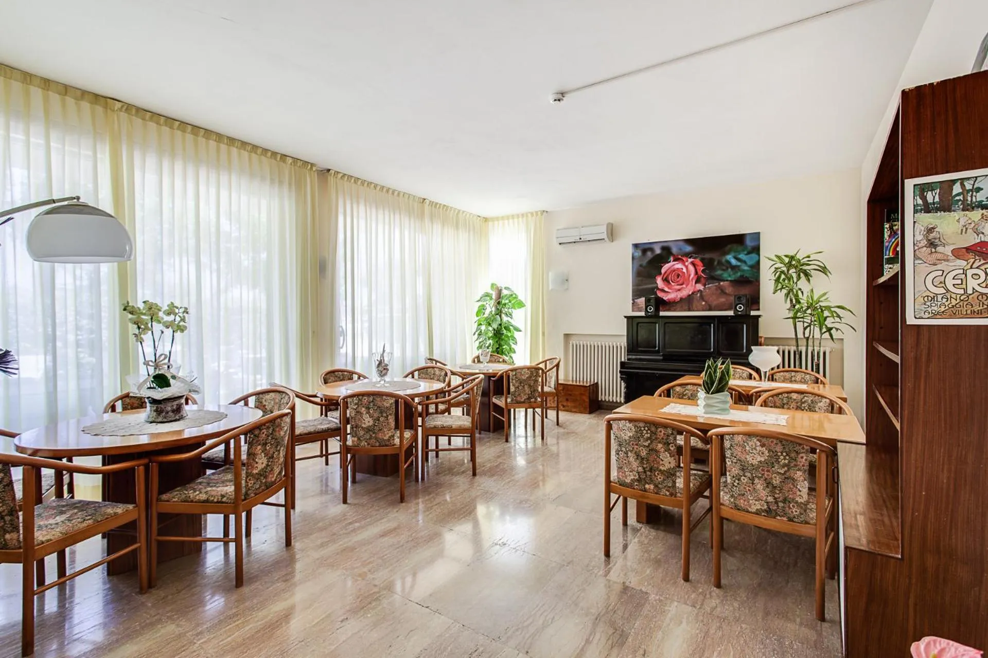 Communal lounge/ TV room in Hotel Silver