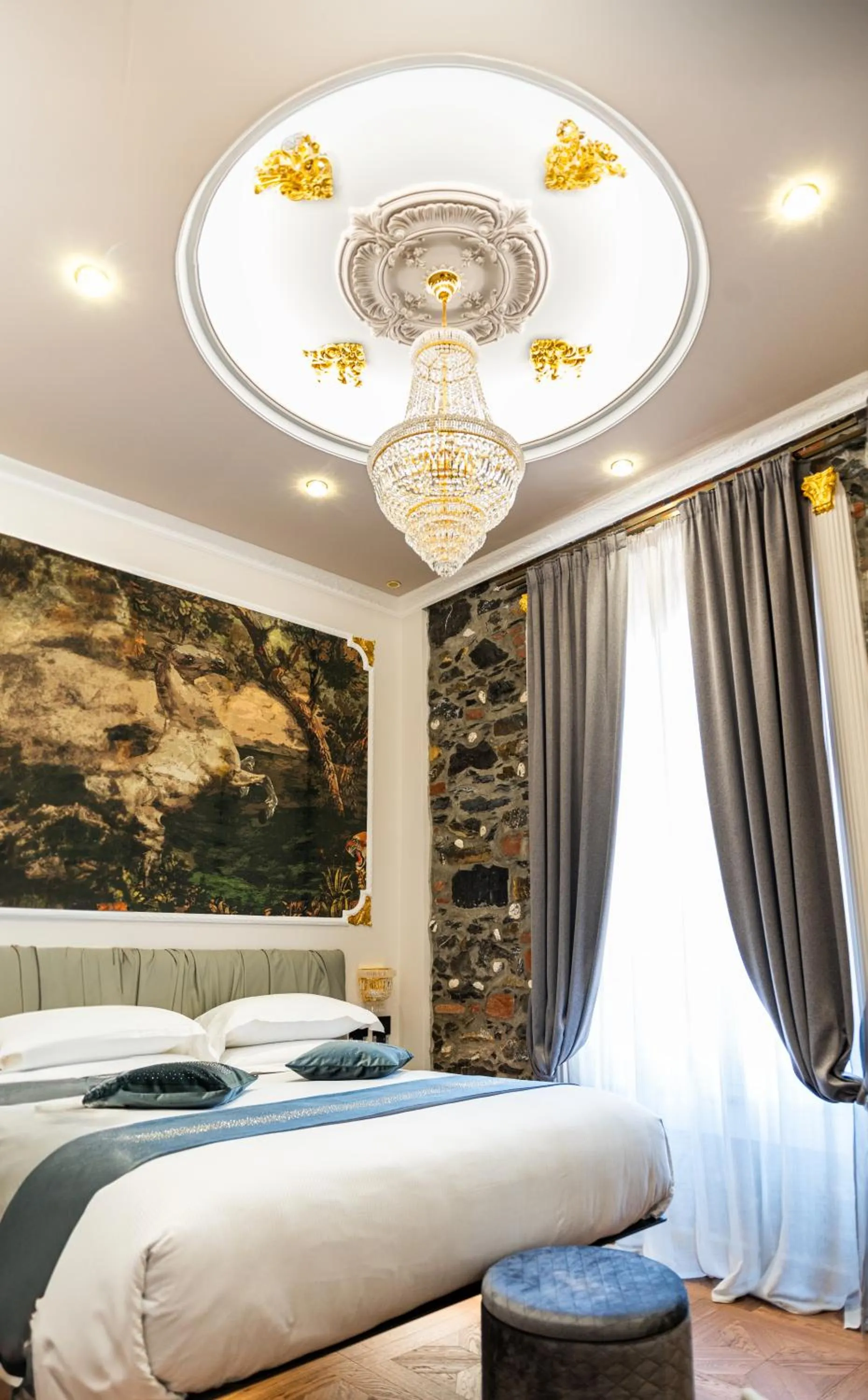 Bed in Queen Cattleya Suite