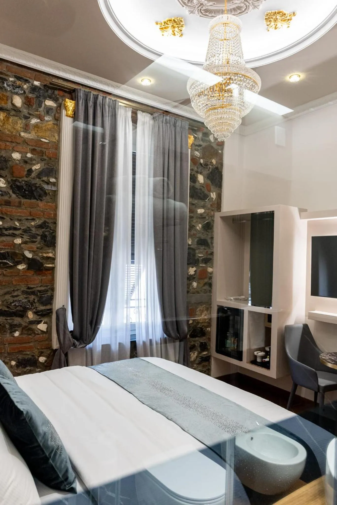 Bed in Queen Cattleya Suite