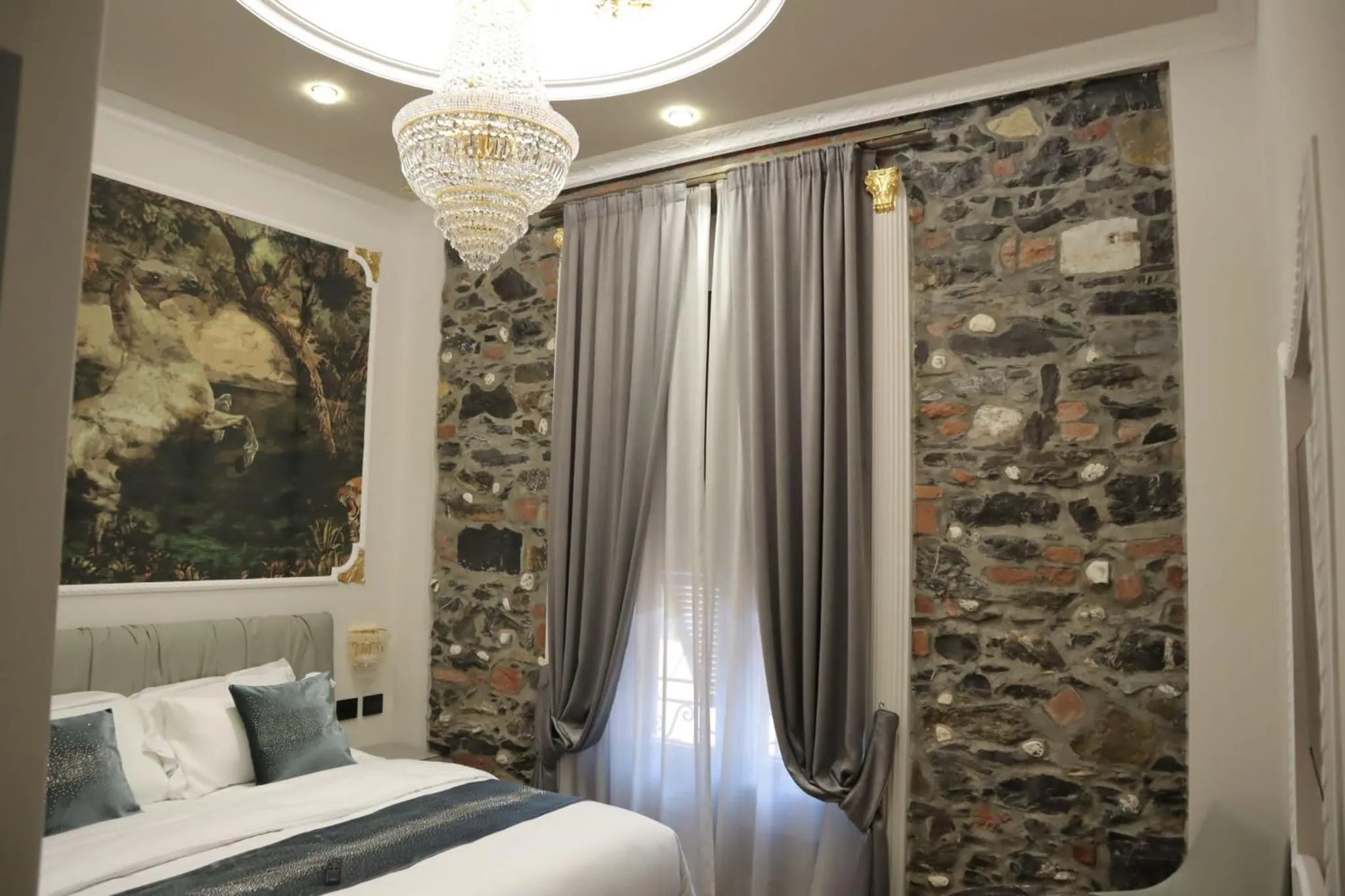 Bed in Queen Cattleya Suite