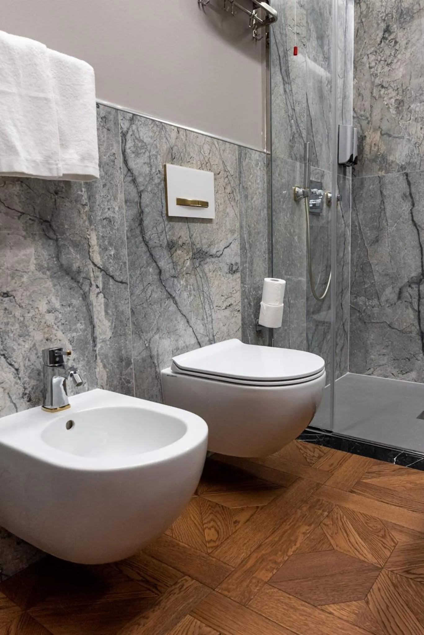 Queen Cattleya Suite