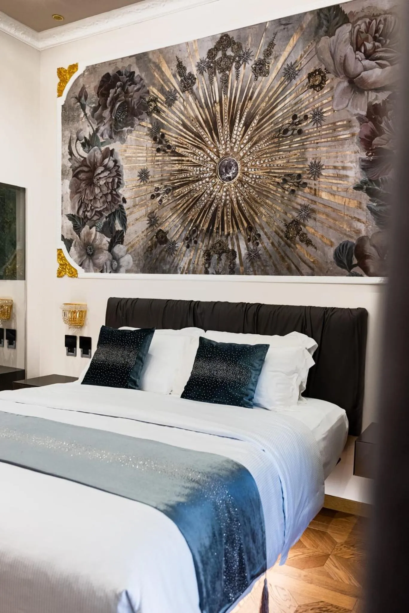 Bed in Queen Cattleya Suite