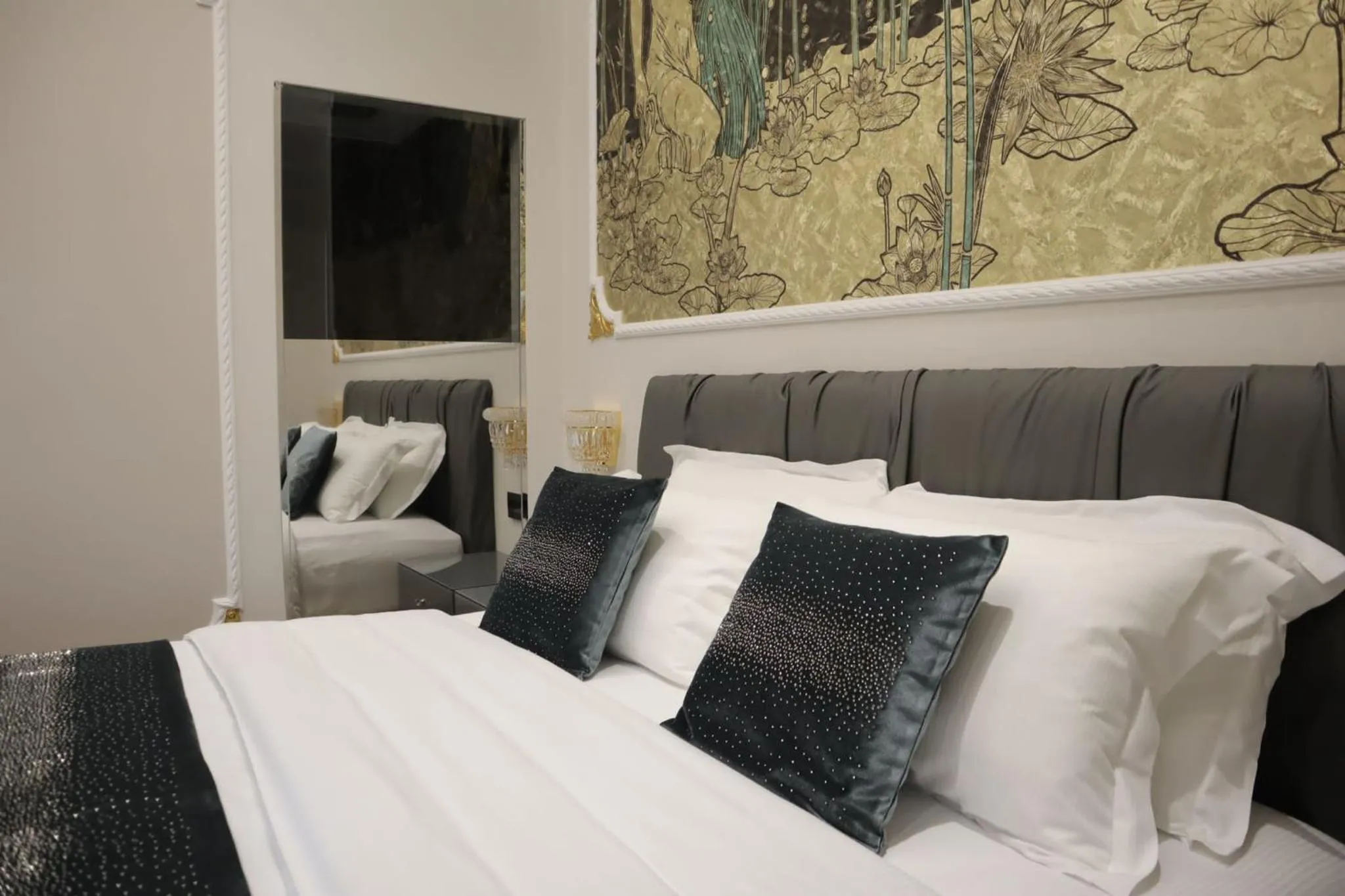 Bed in Queen Cattleya Suite