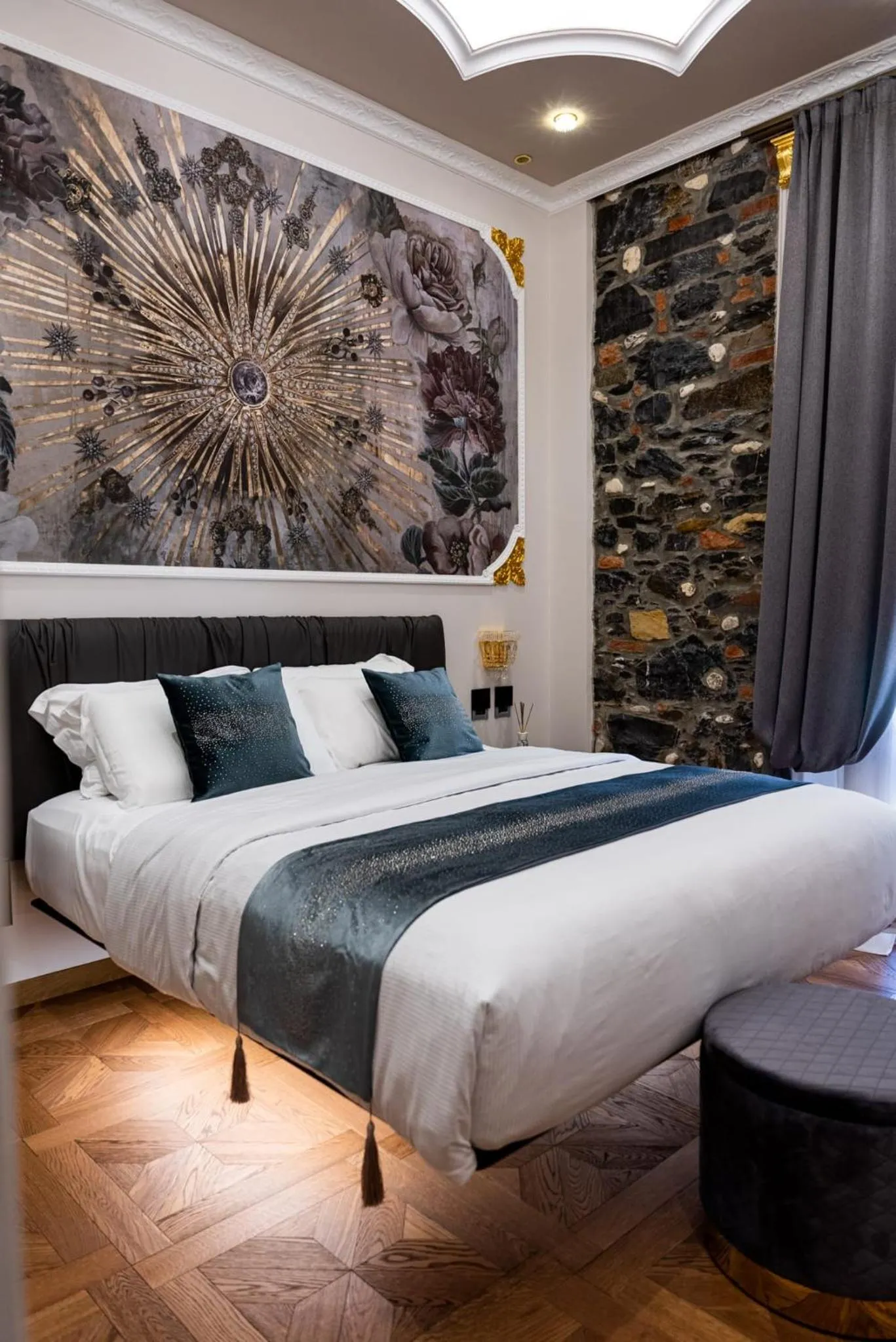 Bed in Queen Cattleya Suite