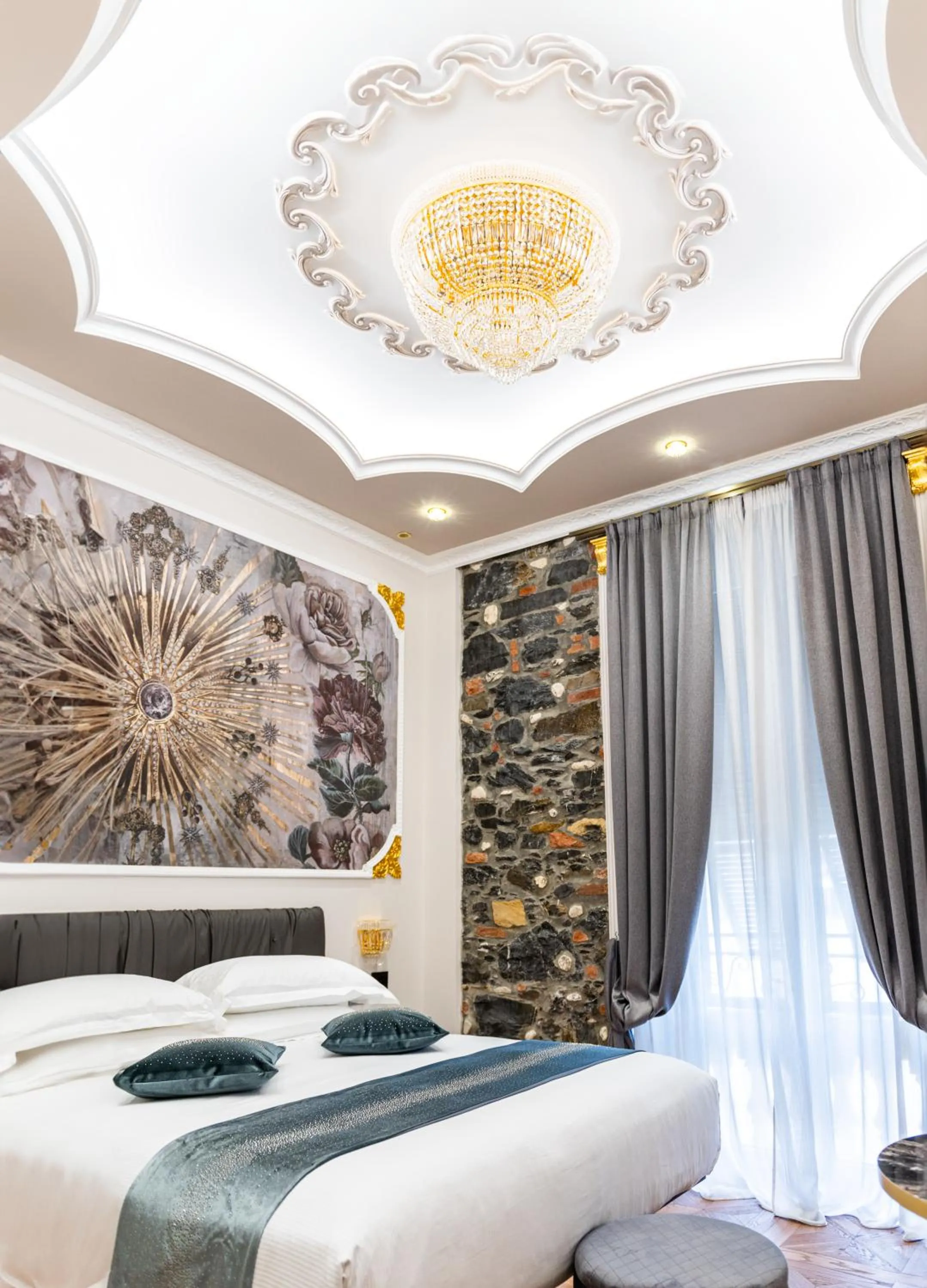 Bed in Queen Cattleya Suite