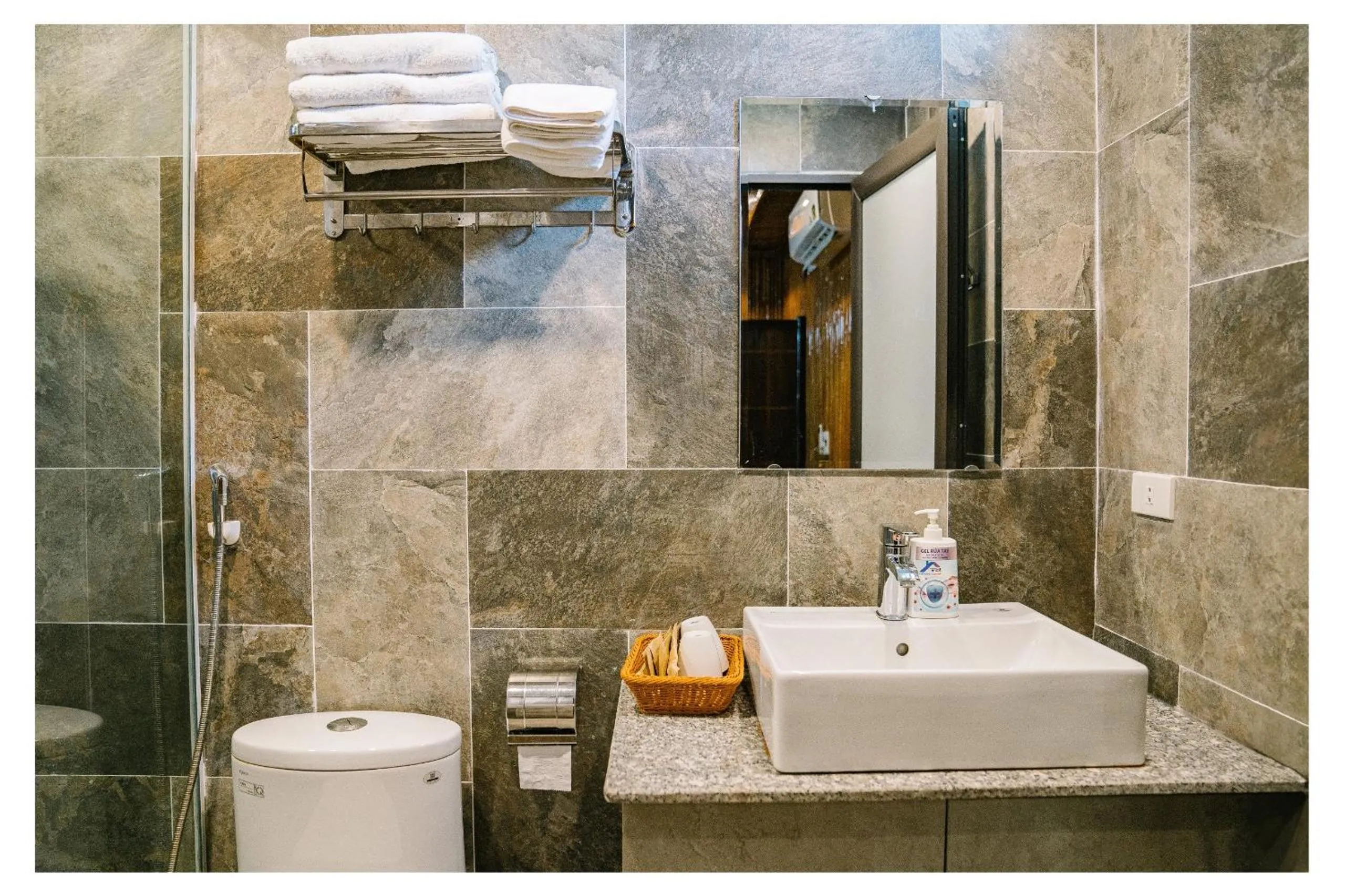 Shower in Tam Coc Windy Fields