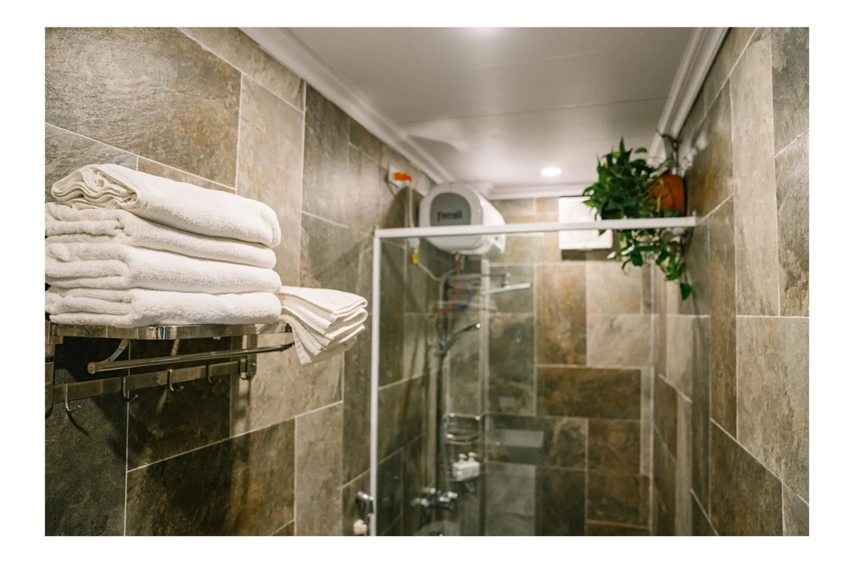 Shower in Tam Coc Windy Fields