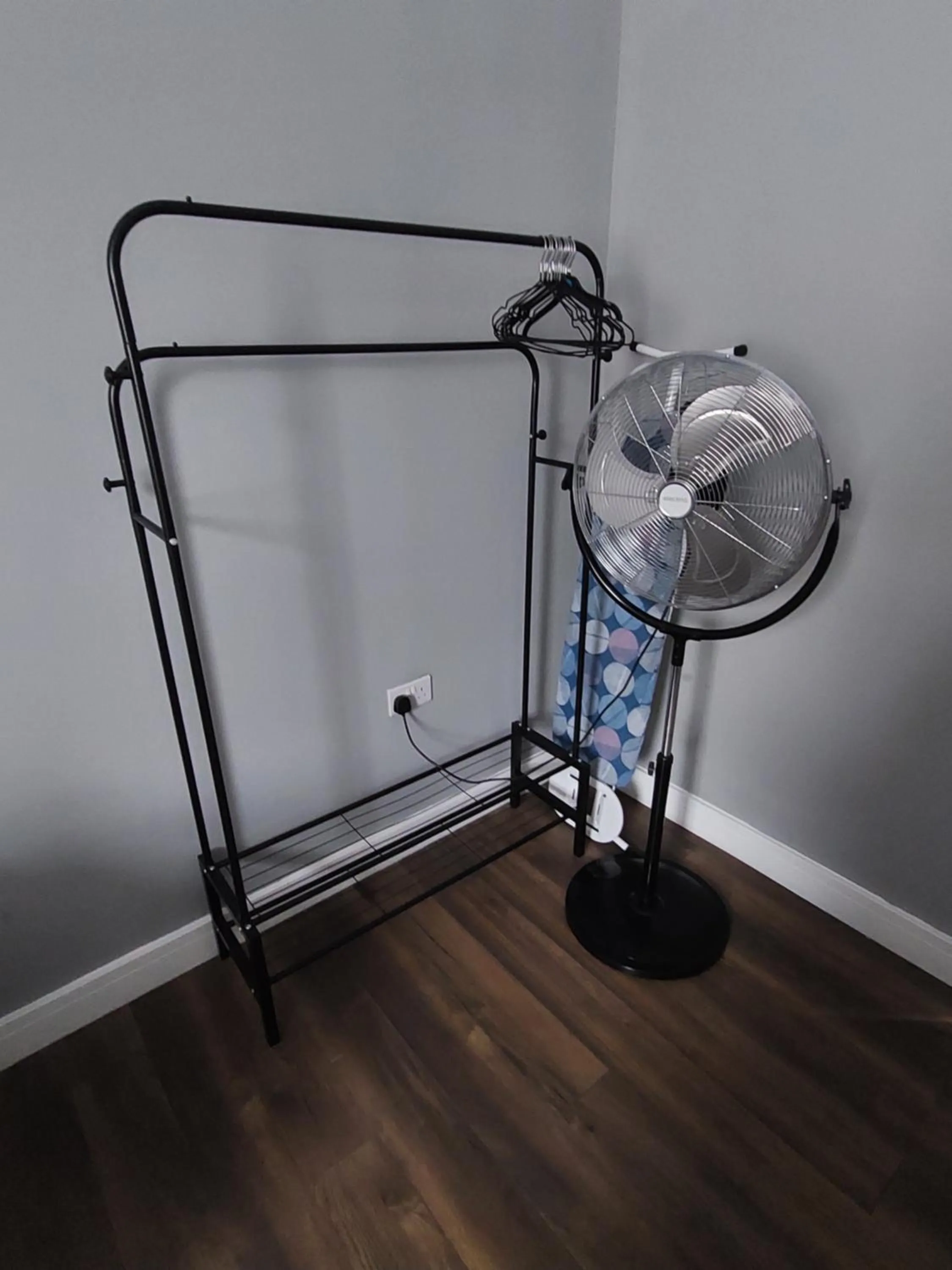 furniture in 2 Bed Town Centre Nr Theatre Free Park Wi-Fi & garden